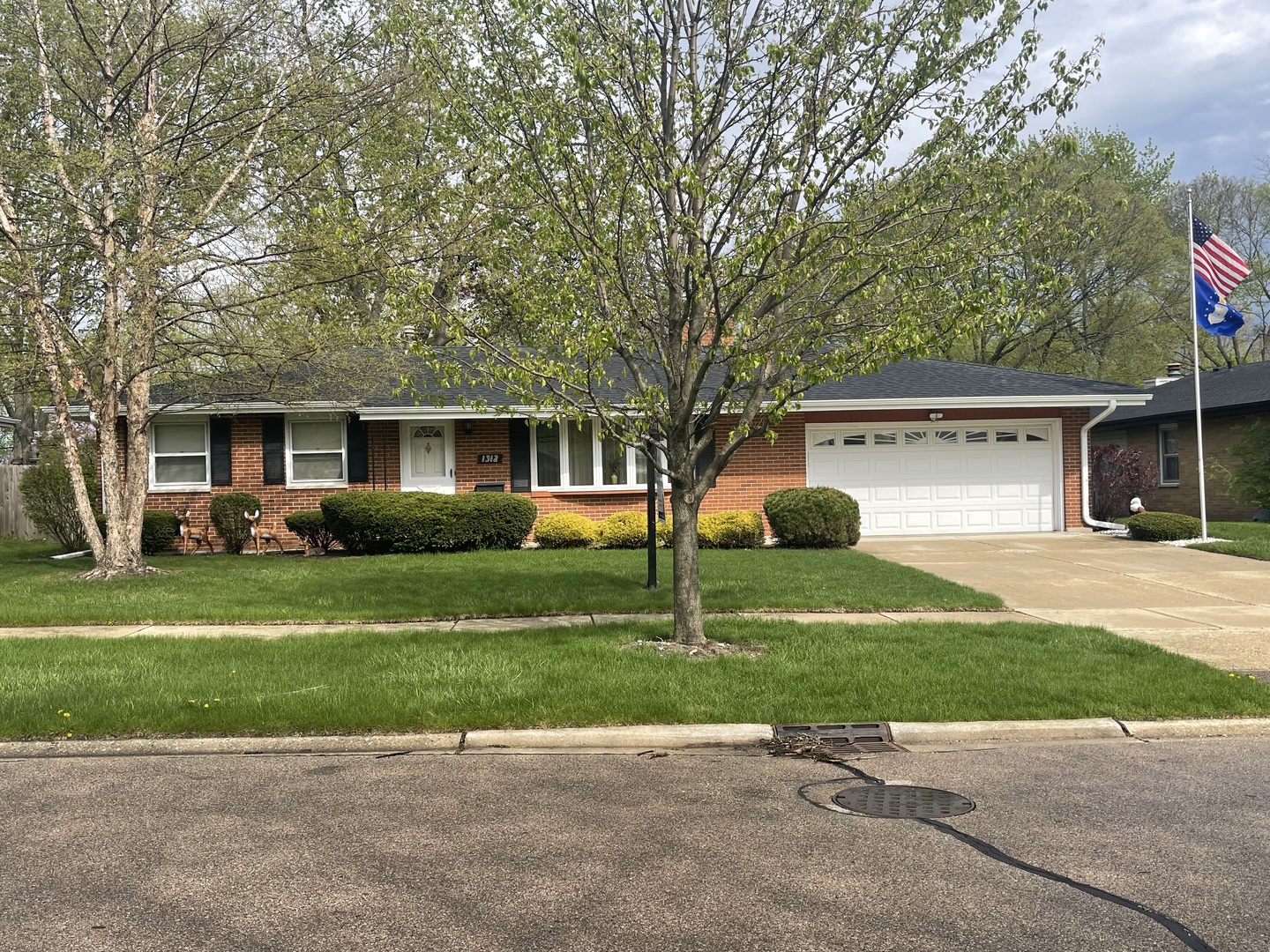 1312 Royal Drive, Montgomery, IL 60538