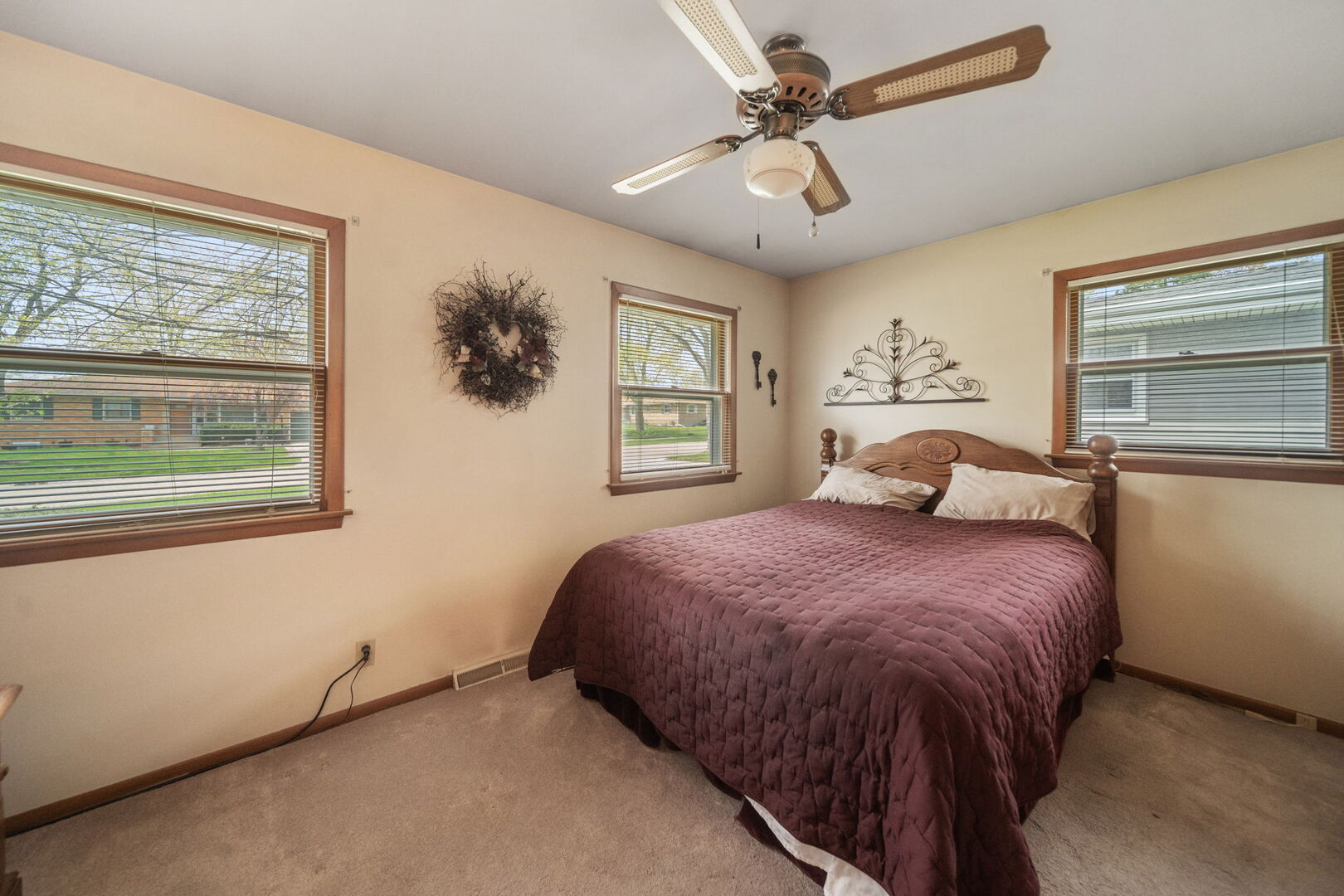 1312 Royal Drive, Montgomery, IL 60538