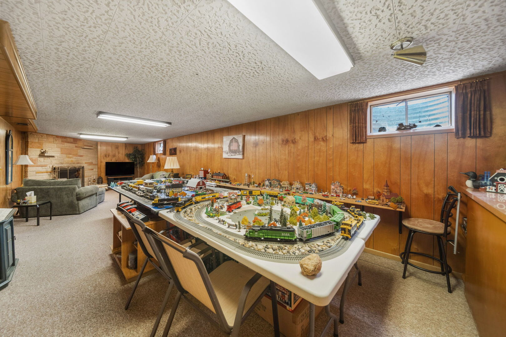 1312 Royal Drive, Montgomery, IL 60538