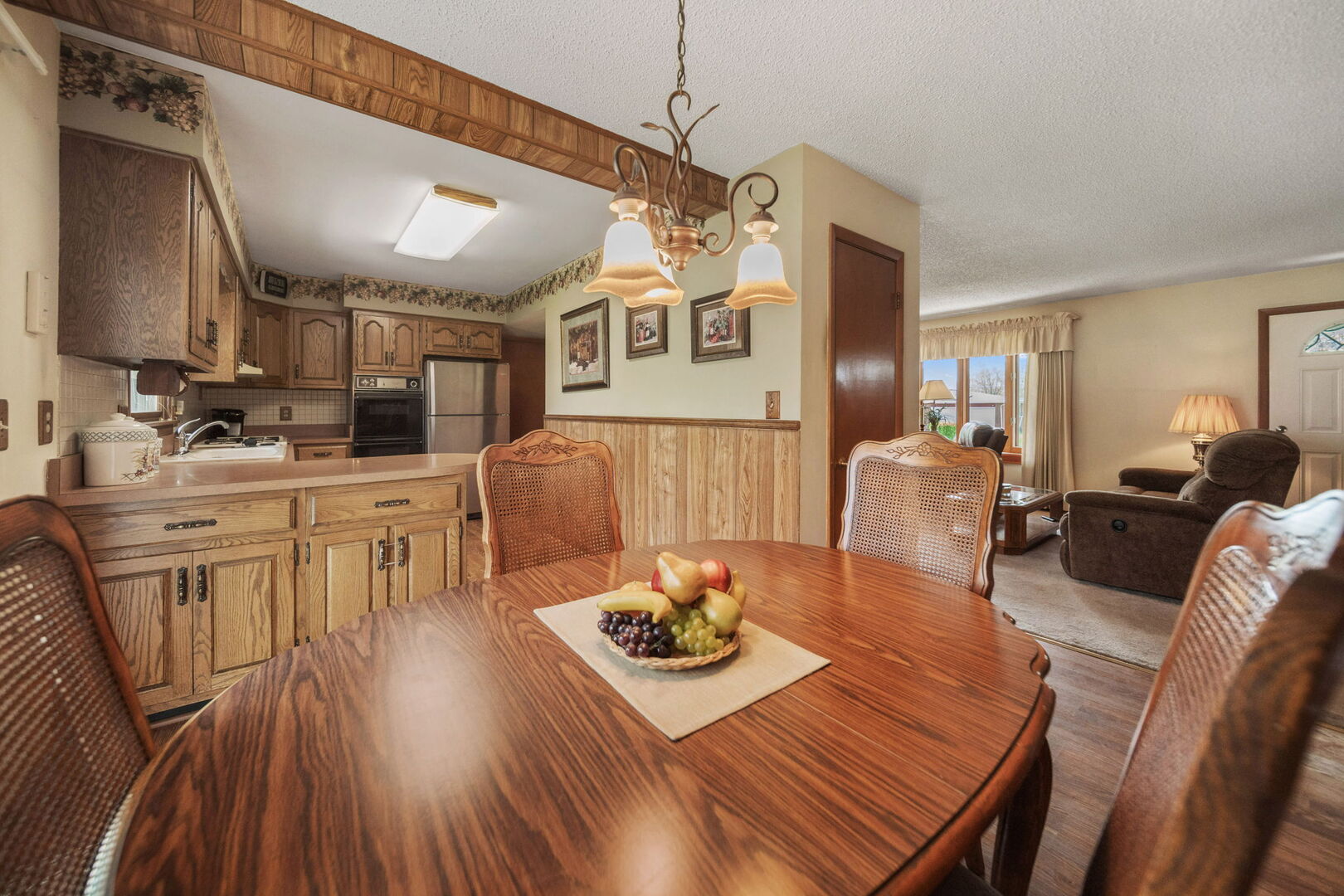 1312 Royal Drive, Montgomery, IL 60538