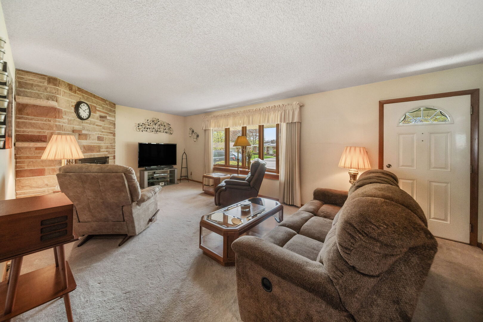 1312 Royal Drive, Montgomery, IL 60538