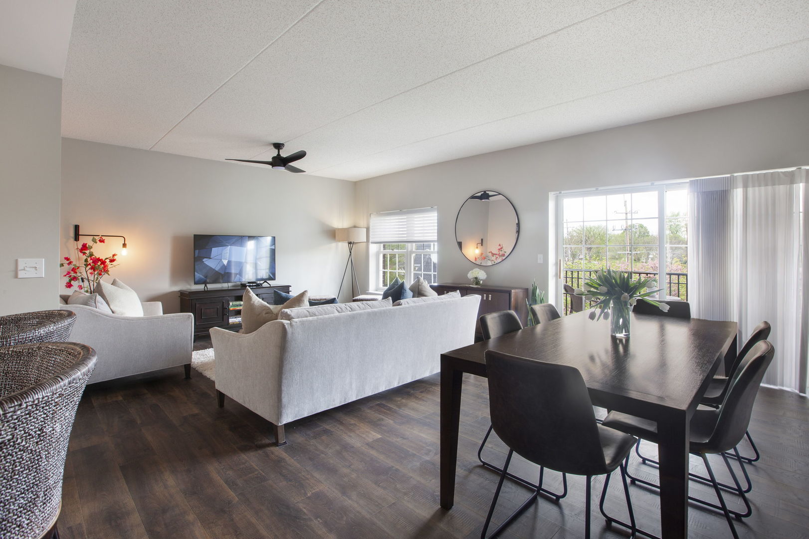 446 McDaniels Circle #304, Clarendon Hills, IL 60514