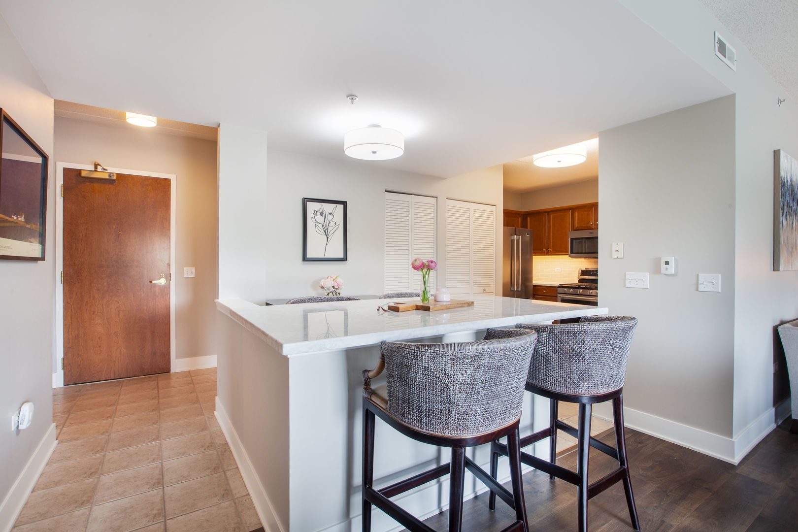 446 McDaniels Circle #304, Clarendon Hills, IL 60514