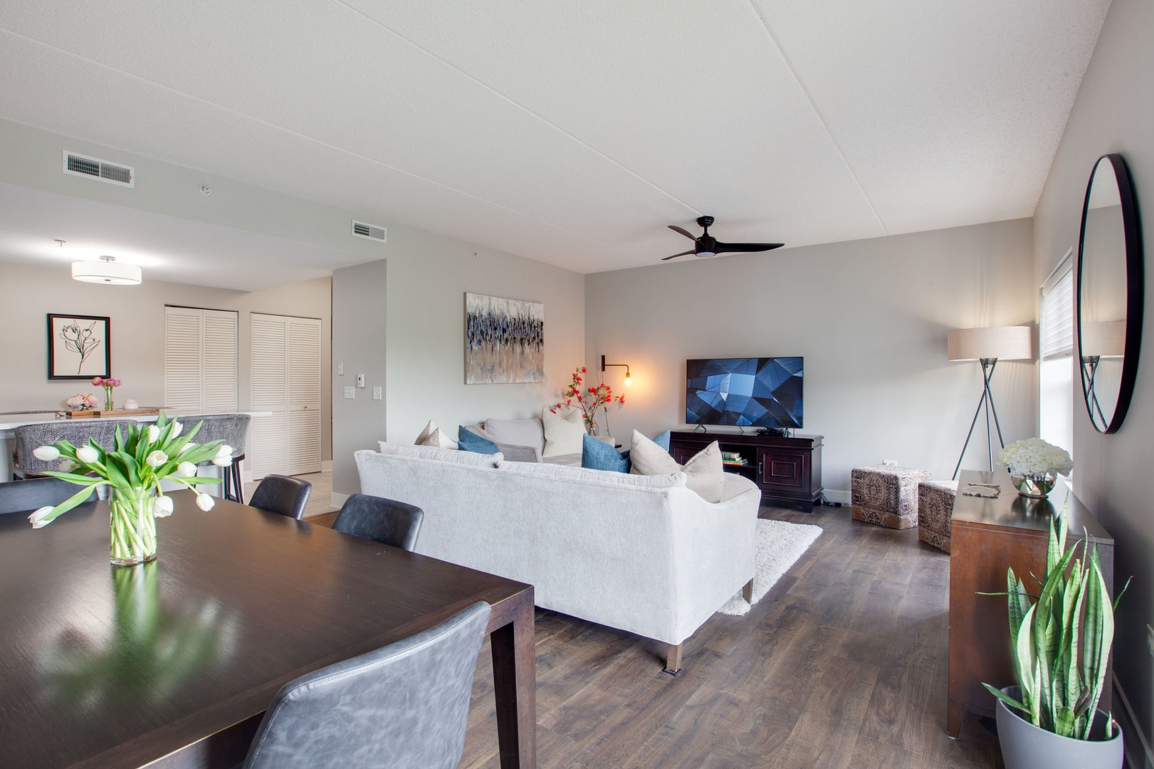 446 McDaniels Circle #304, Clarendon Hills, IL 60514