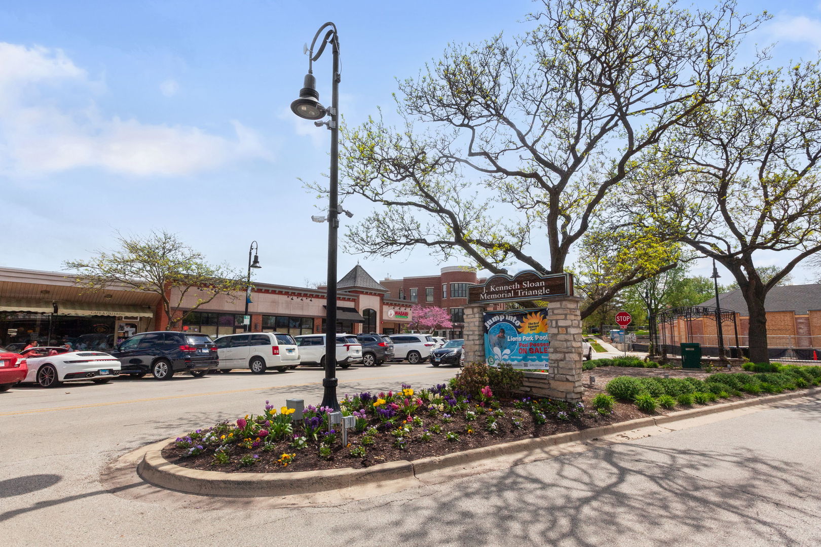 446 McDaniels Circle #304, Clarendon Hills, IL 60514