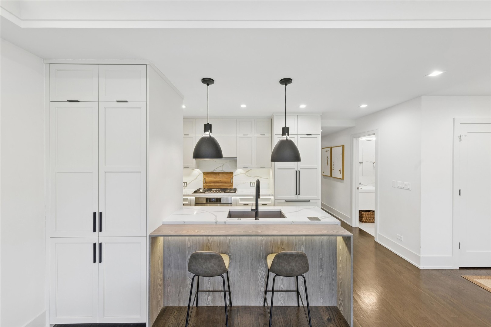 1334 W WALTON Street #2W, Chicago, IL 60642