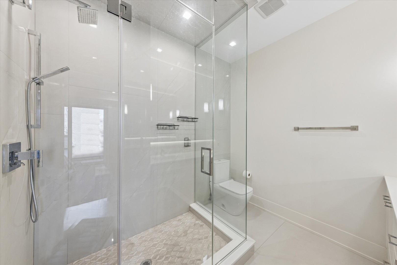 1334 W WALTON Street #2W, Chicago, IL 60642