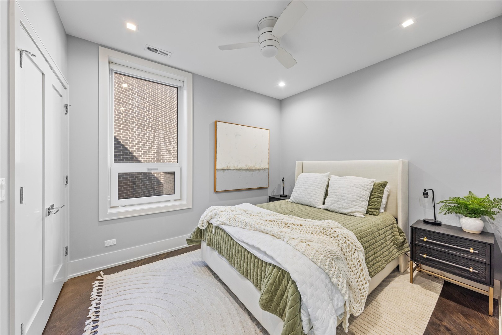 1334 W WALTON Street #2W, Chicago, IL 60642