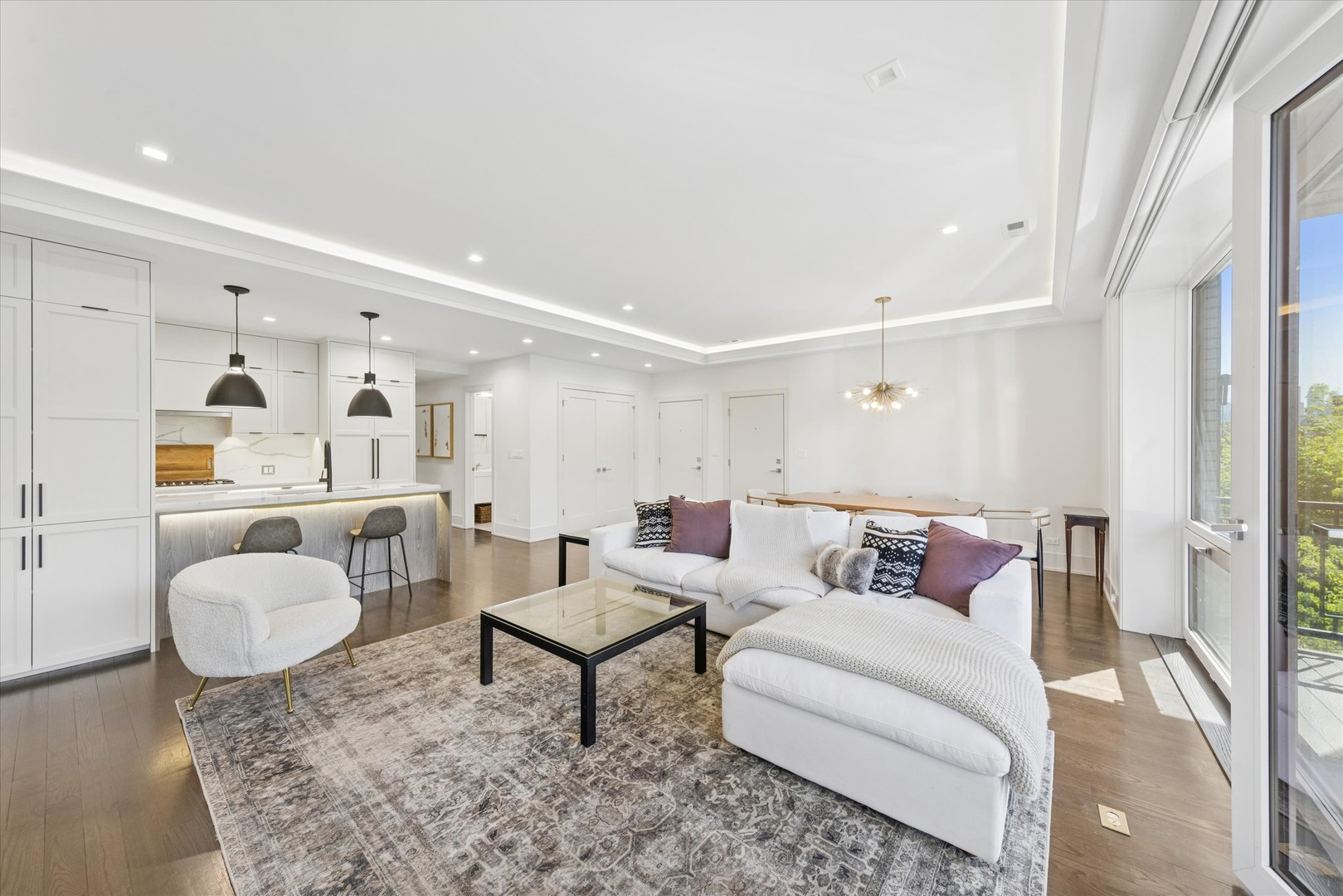 1334 W WALTON Street #2W, Chicago, IL 60642