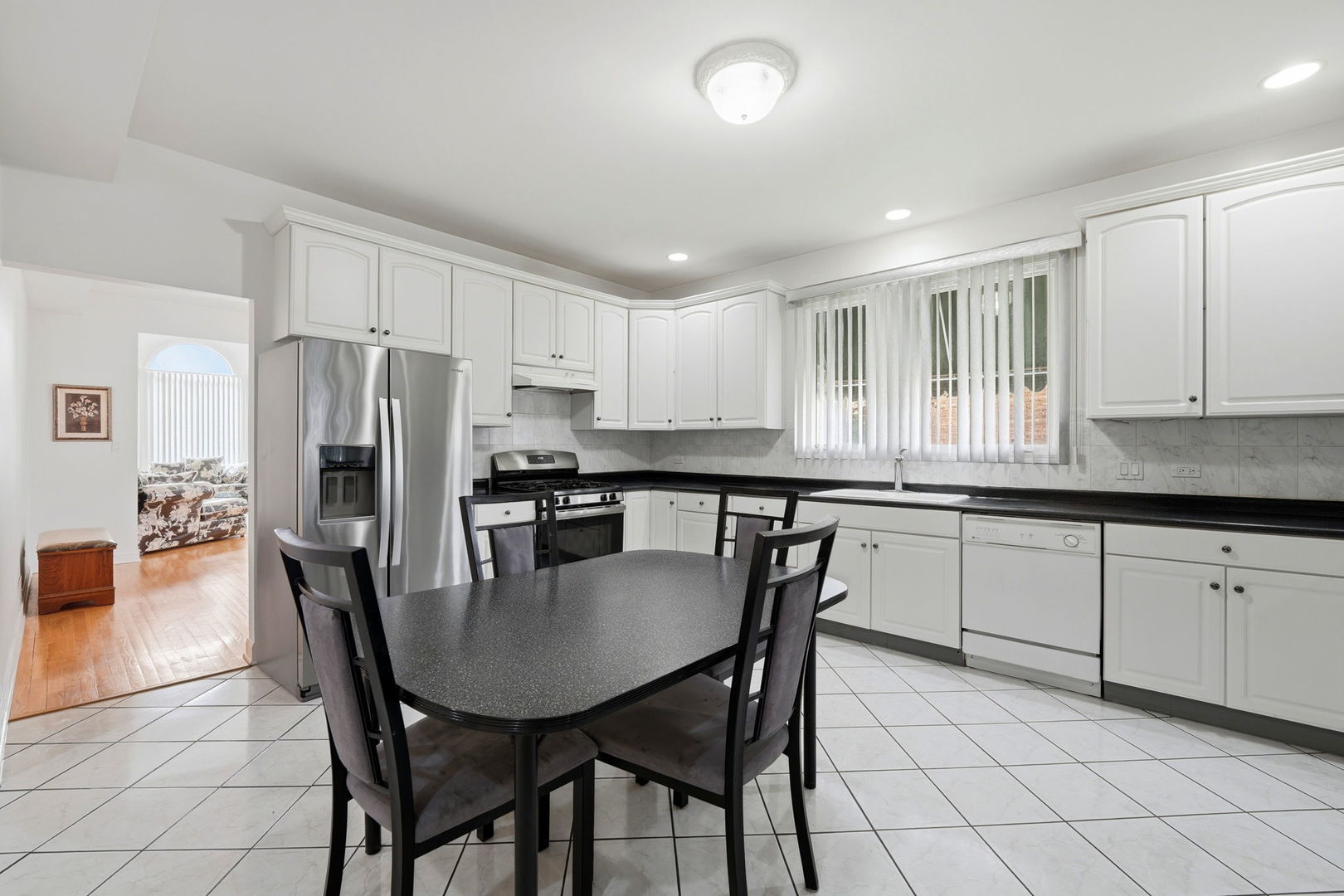 6916 W Forest Preserve Drive, Harwood Heights, IL 60706