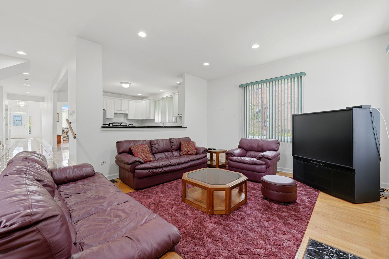 6916 W Forest Preserve Drive, Harwood Heights, IL 60706