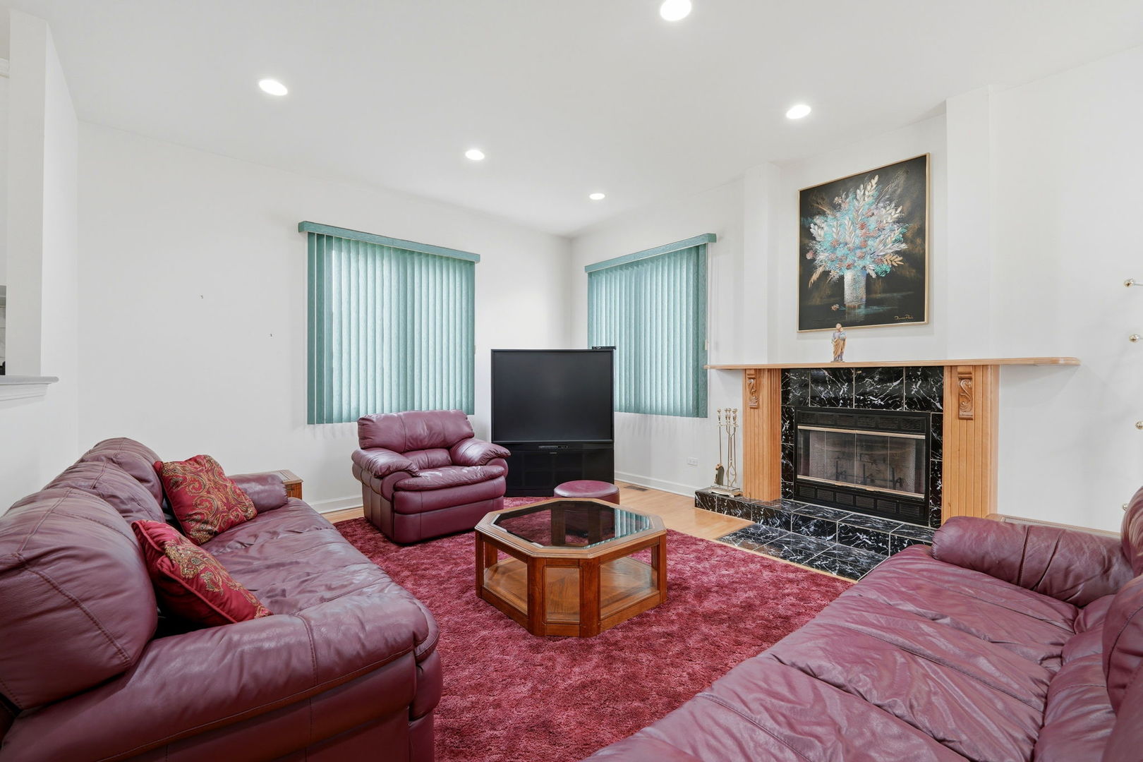 6916 W Forest Preserve Drive, Harwood Heights, IL 60706