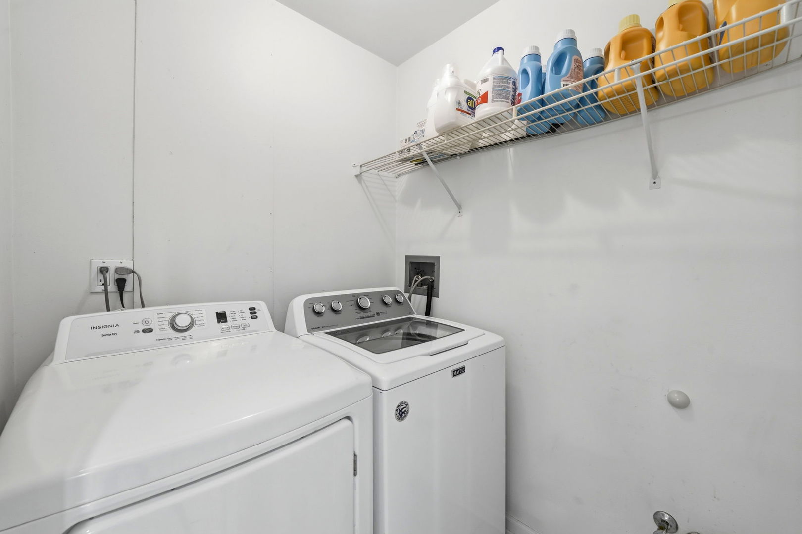 6916 W Forest Preserve Drive, Harwood Heights, IL 60706