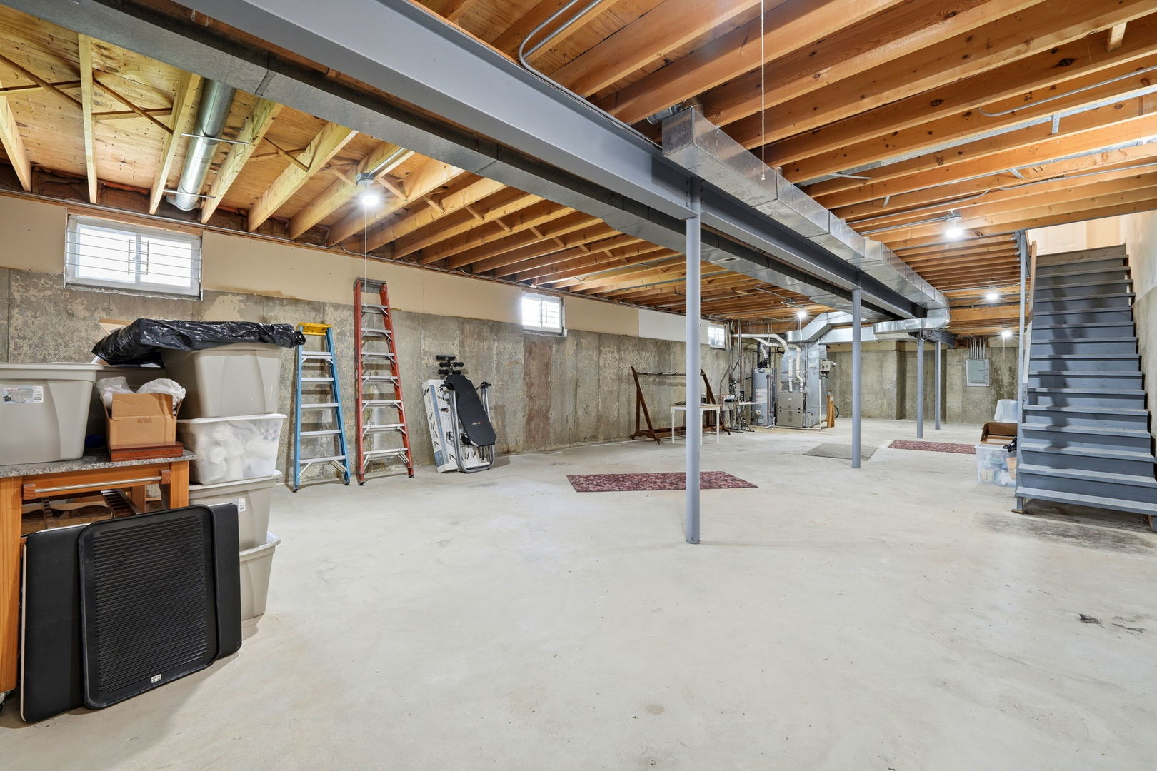 6916 W Forest Preserve Drive, Harwood Heights, IL 60706