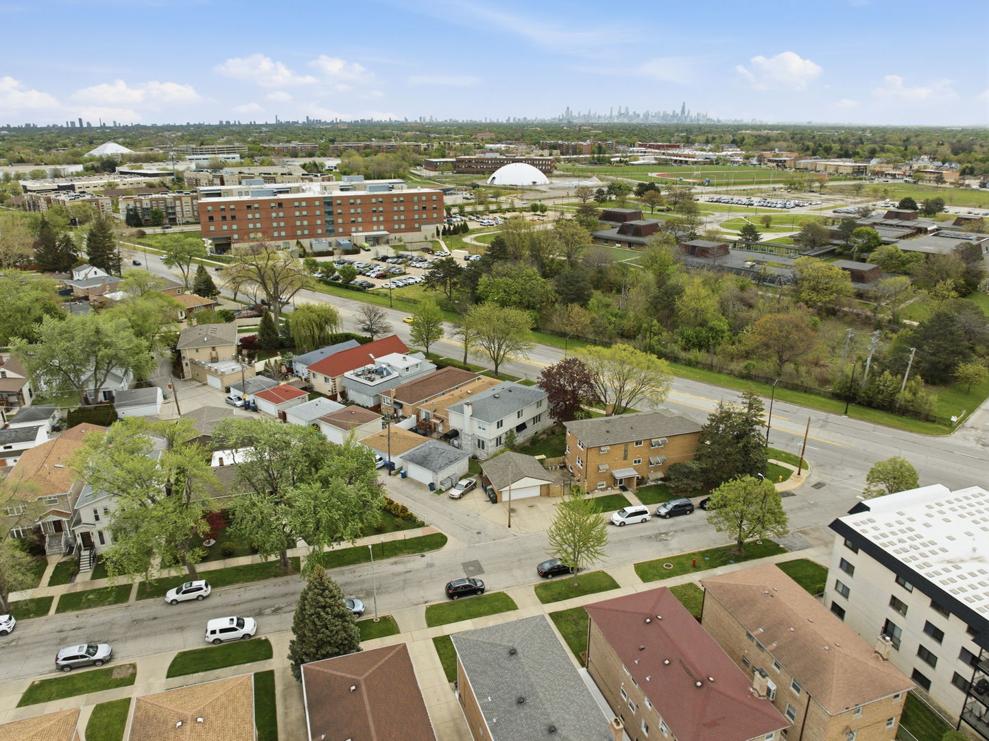 6916 W Forest Preserve Drive, Harwood Heights, IL 60706