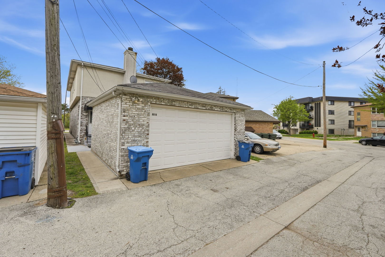 6916 W Forest Preserve Drive, Harwood Heights, IL 60706