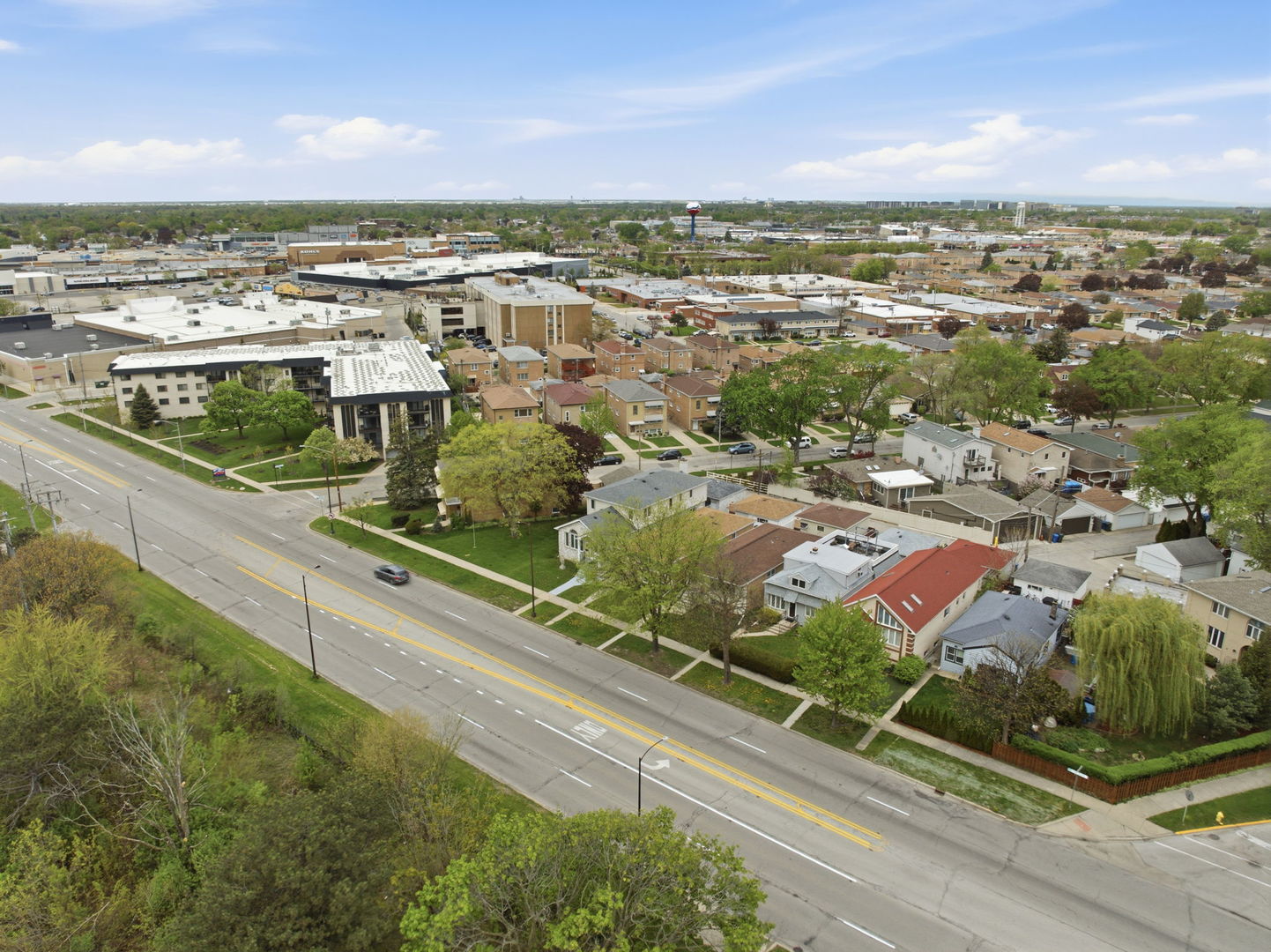 6916 W Forest Preserve Drive, Harwood Heights, IL 60706