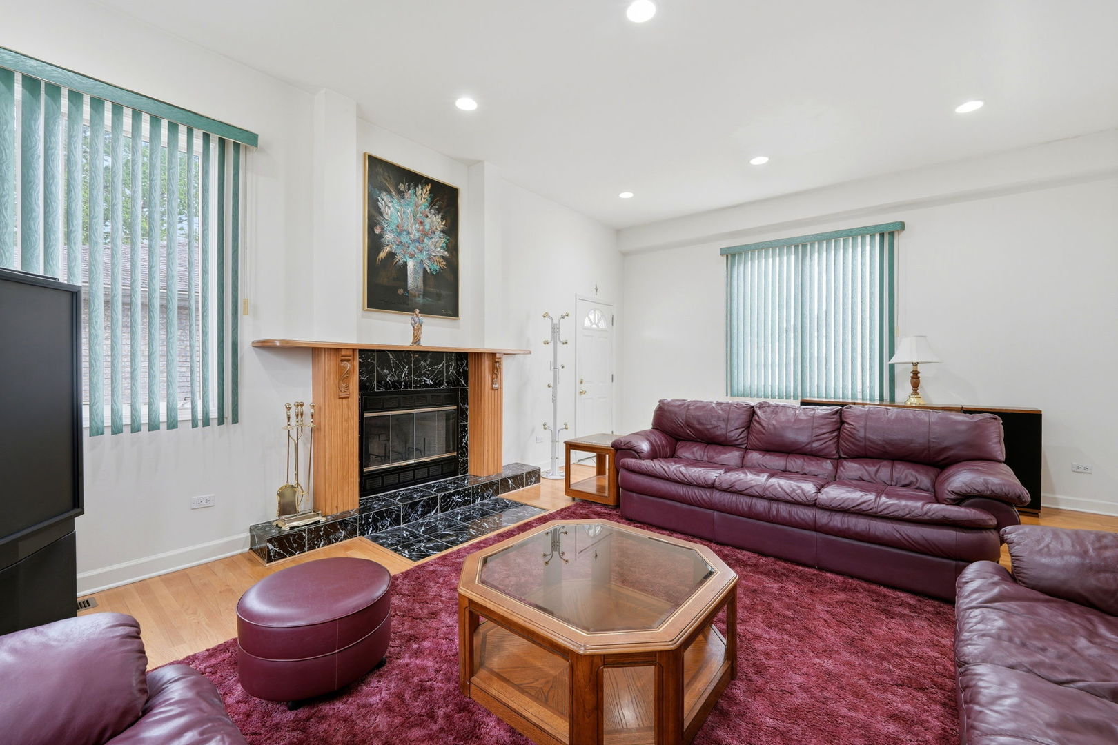 6916 W Forest Preserve Drive, Harwood Heights, IL 60706