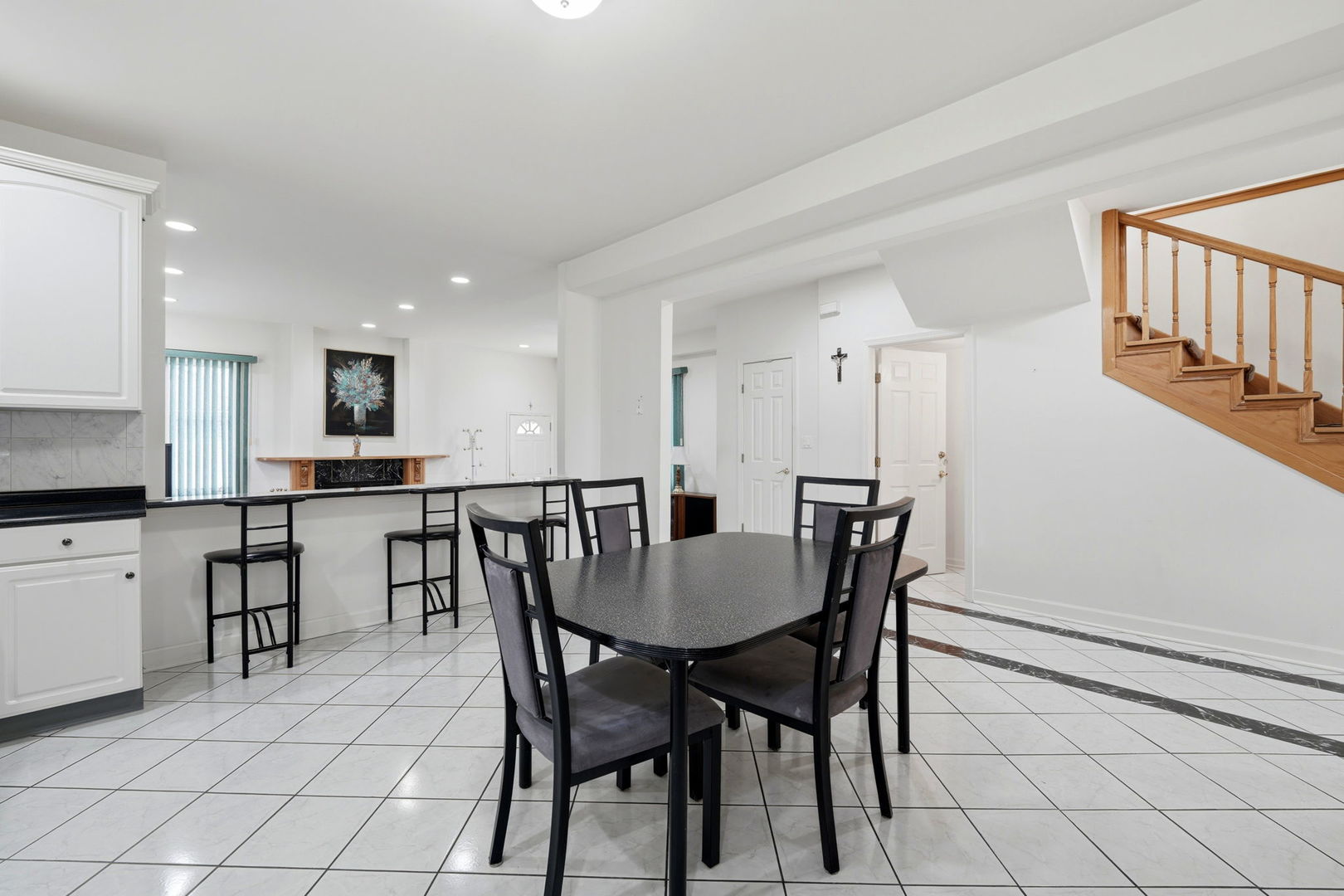 6916 W Forest Preserve Drive, Harwood Heights, IL 60706