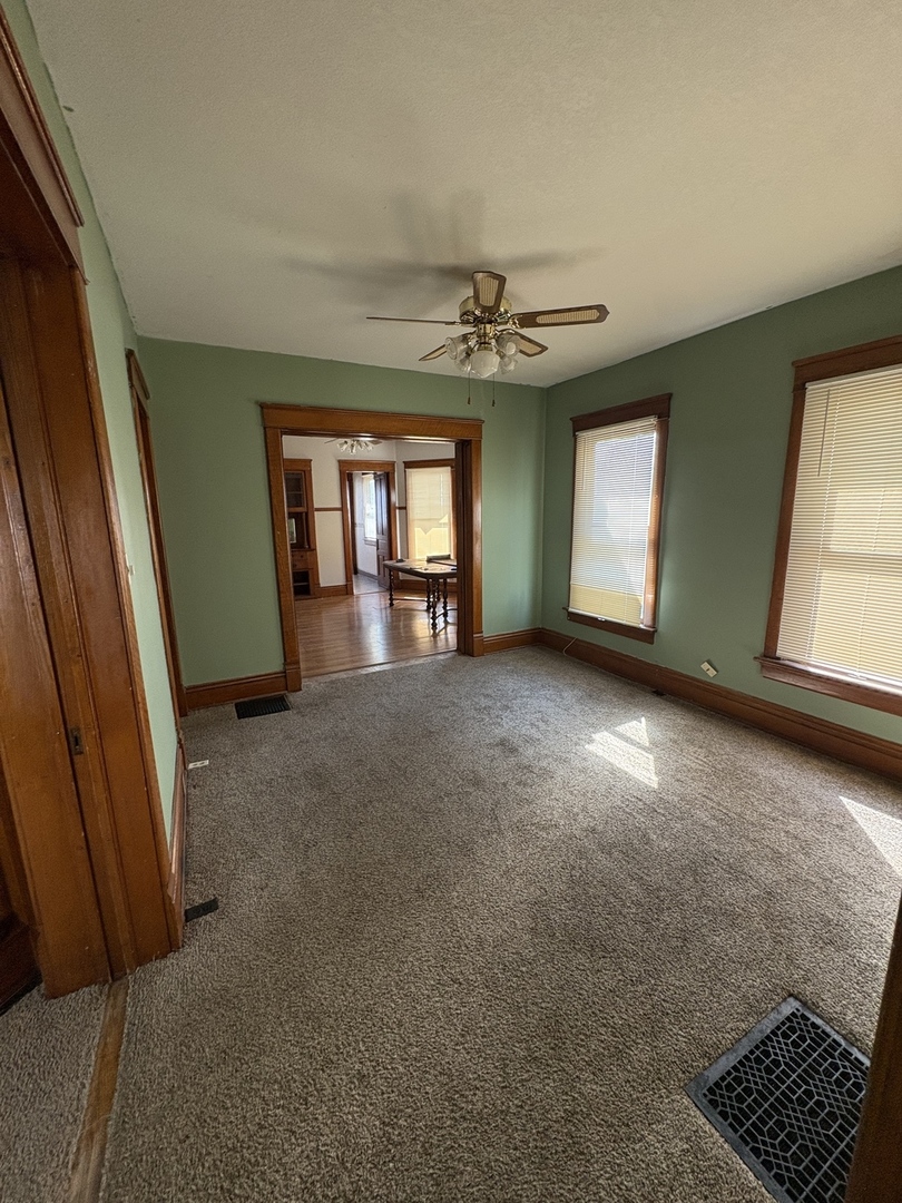 204 N Division Avenue, Polo, IL 61064