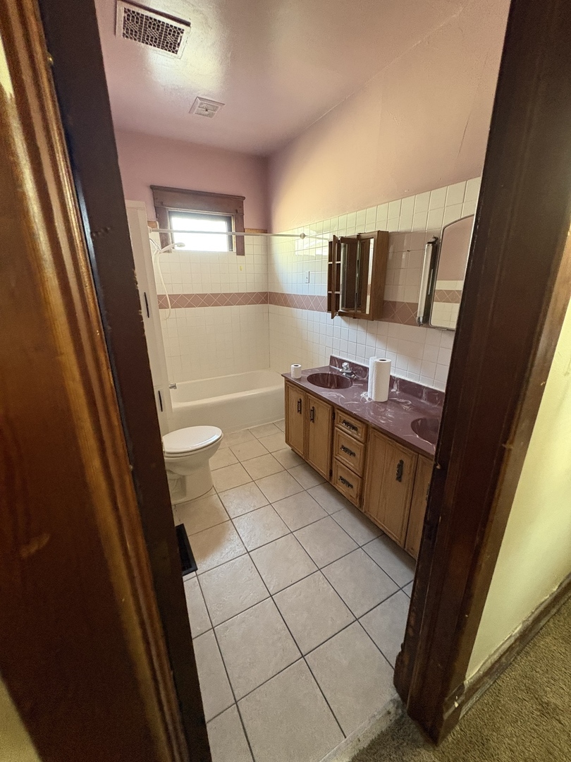 204 N Division Avenue, Polo, IL 61064