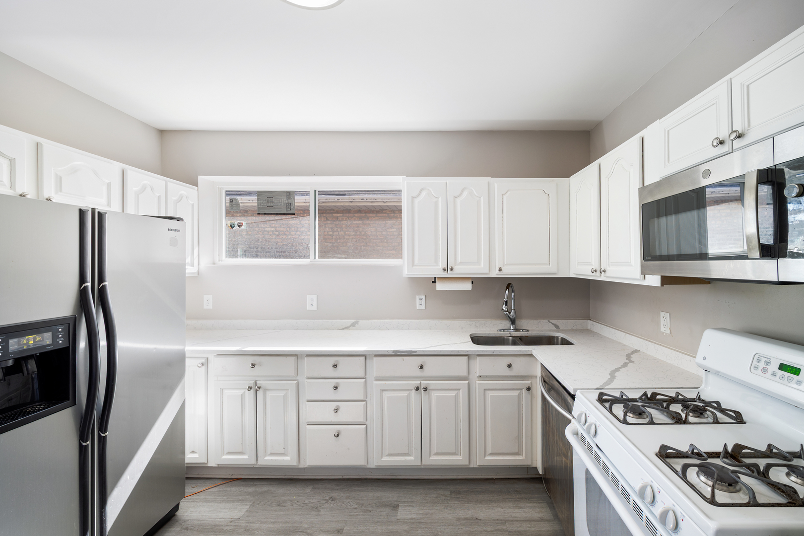 2431 Gunderson Avenue, Berwyn, IL 60402