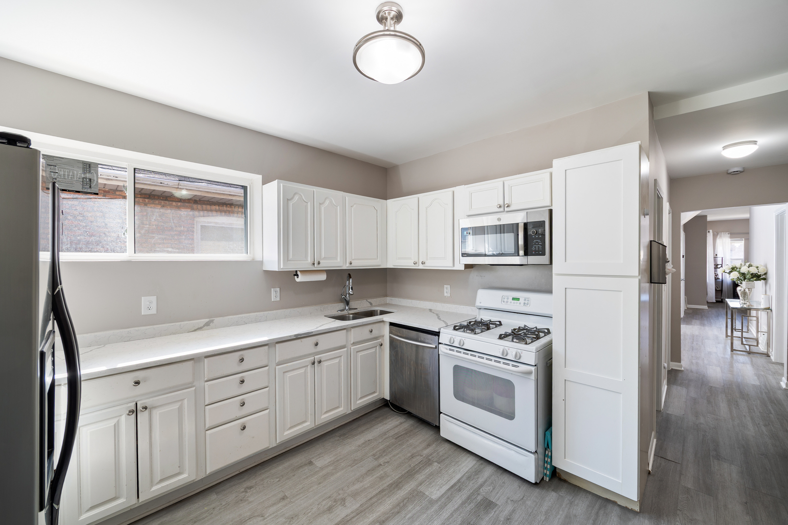 2431 Gunderson Avenue, Berwyn, IL 60402