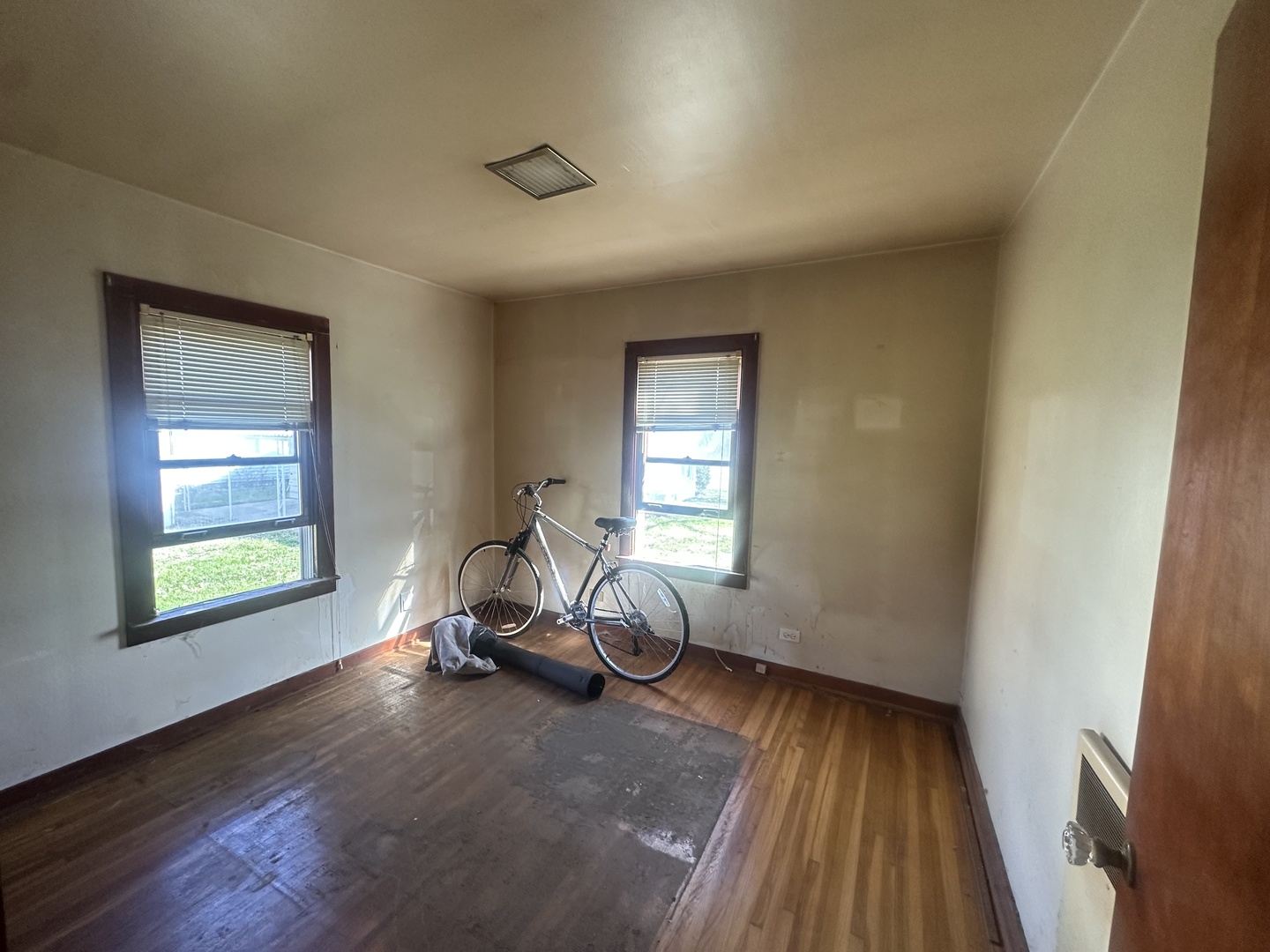 2404 Springfield Road, East Peoria, IL 61611