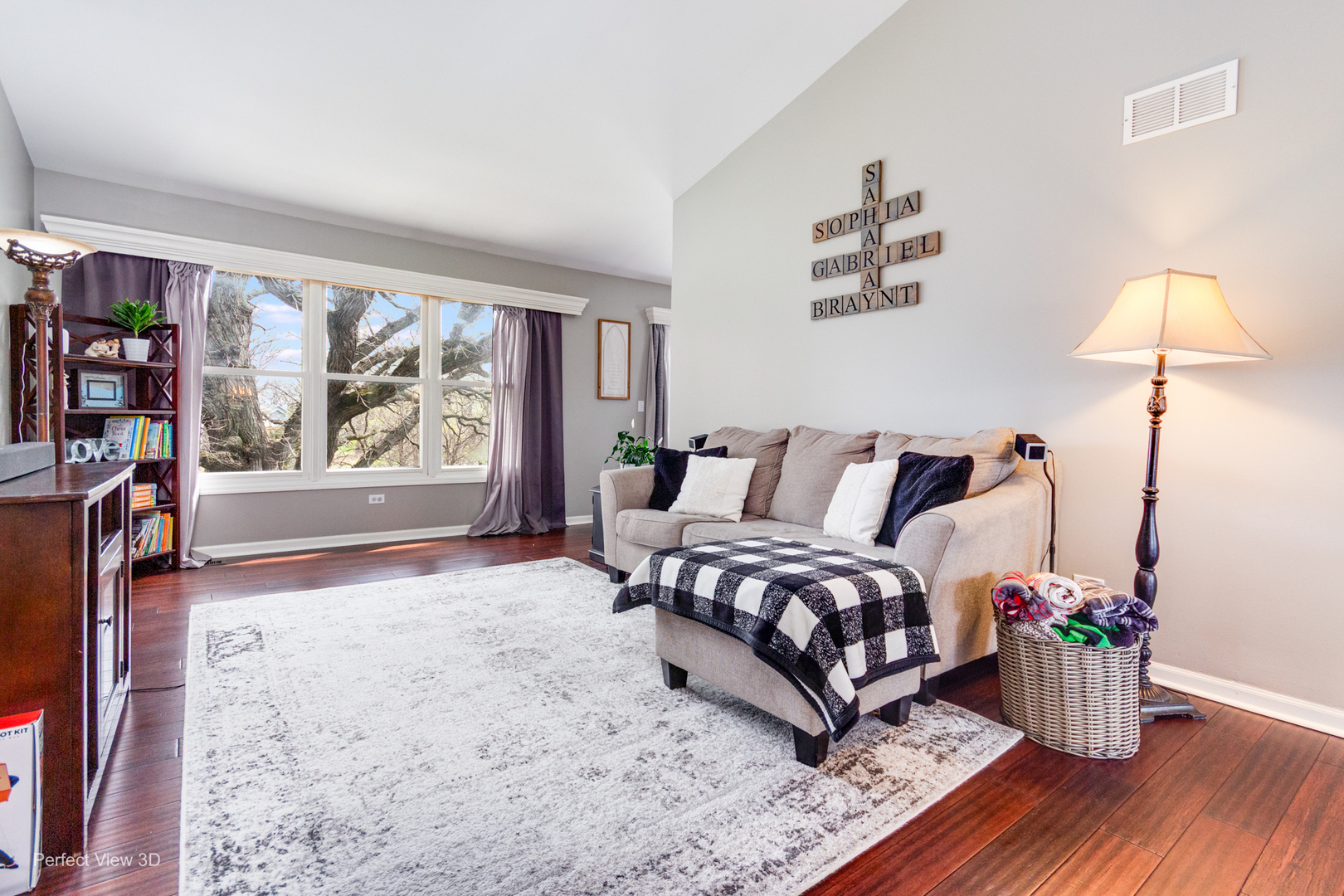 2011 Oak Tree Trail, Lake Villa, IL 60046