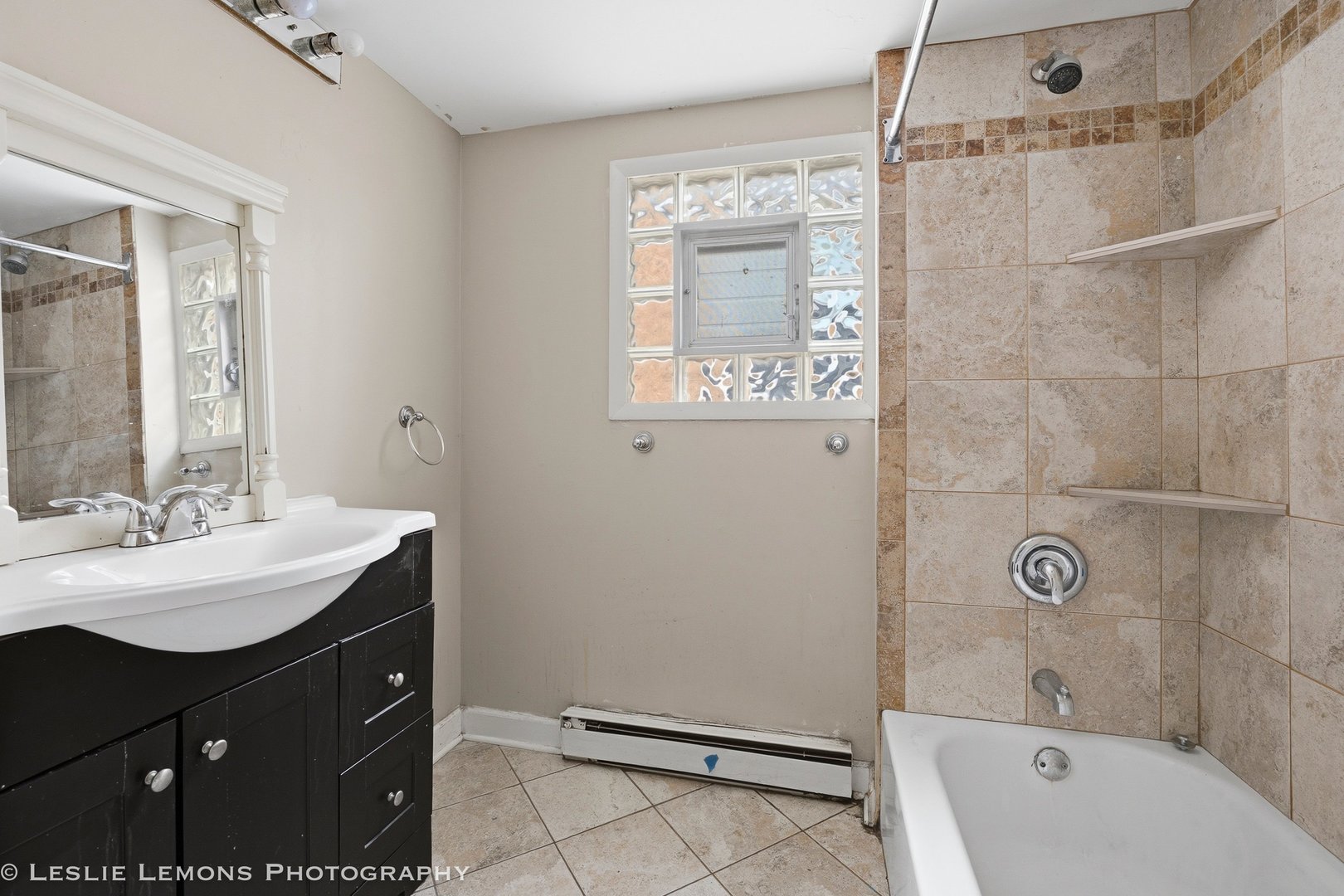 6346 W RAVEN Street, Chicago, IL 60646