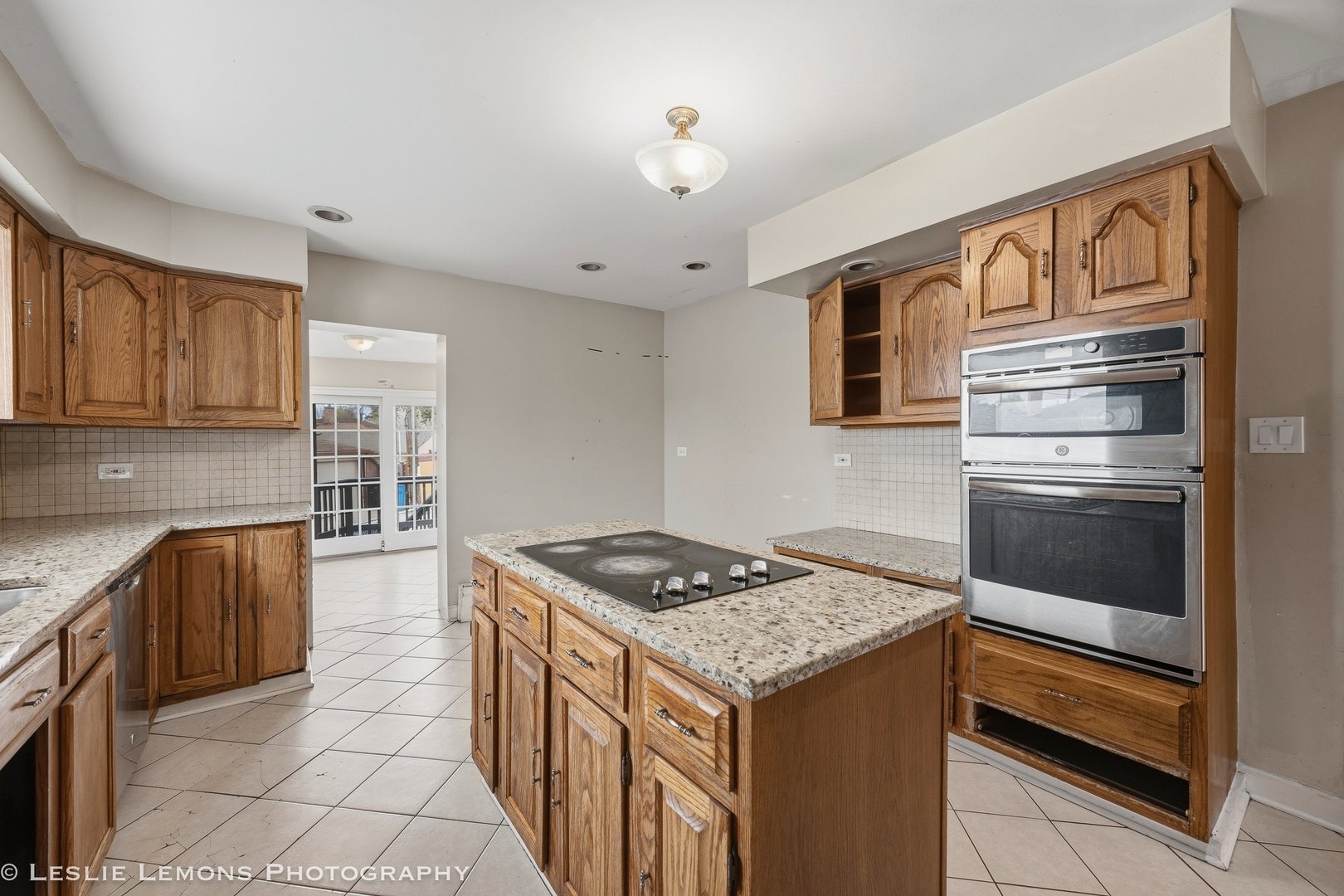 6346 W RAVEN Street, Chicago, IL 60646