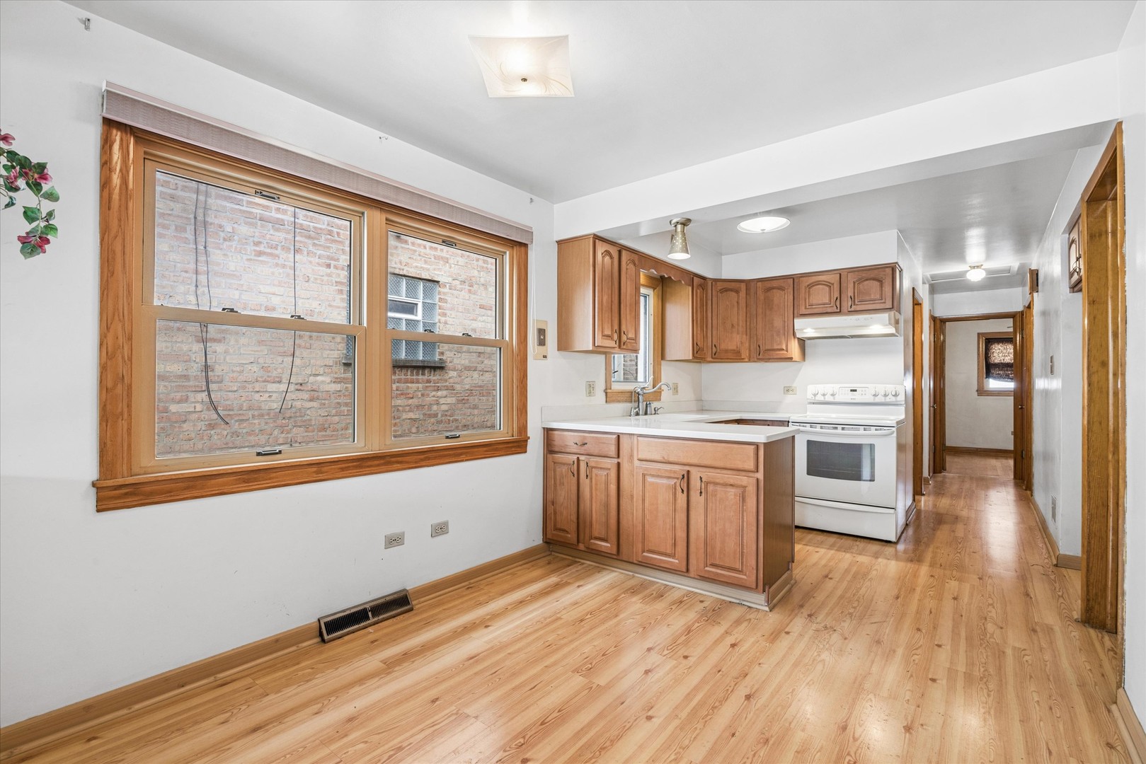 6520 W 63rd Street, Chicago, IL 60638