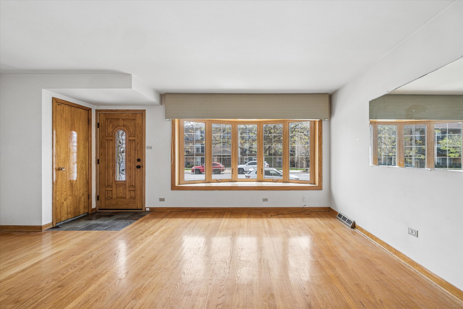 6520 W 63rd Street, Chicago, IL 60638