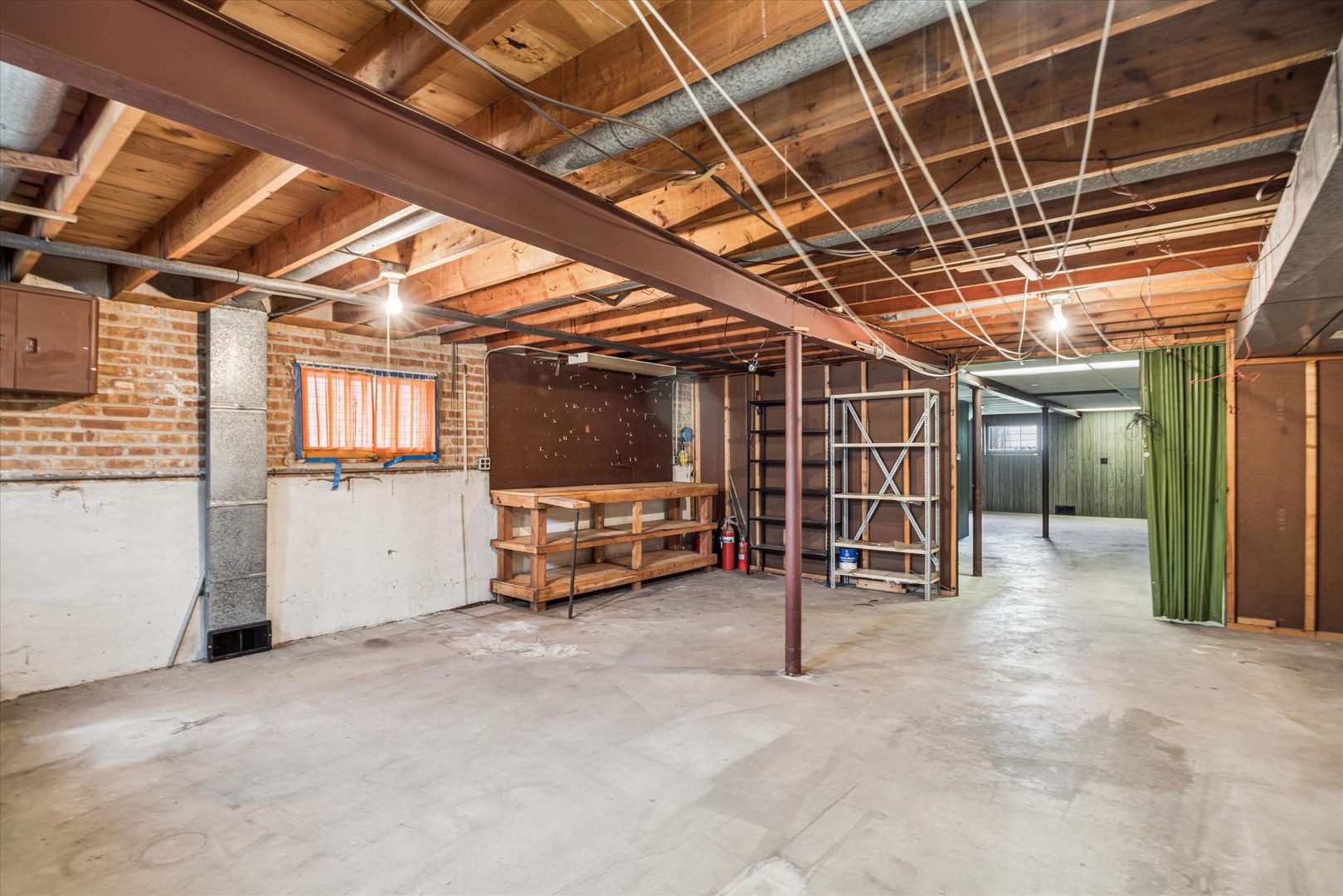 6520 W 63rd Street, Chicago, IL 60638