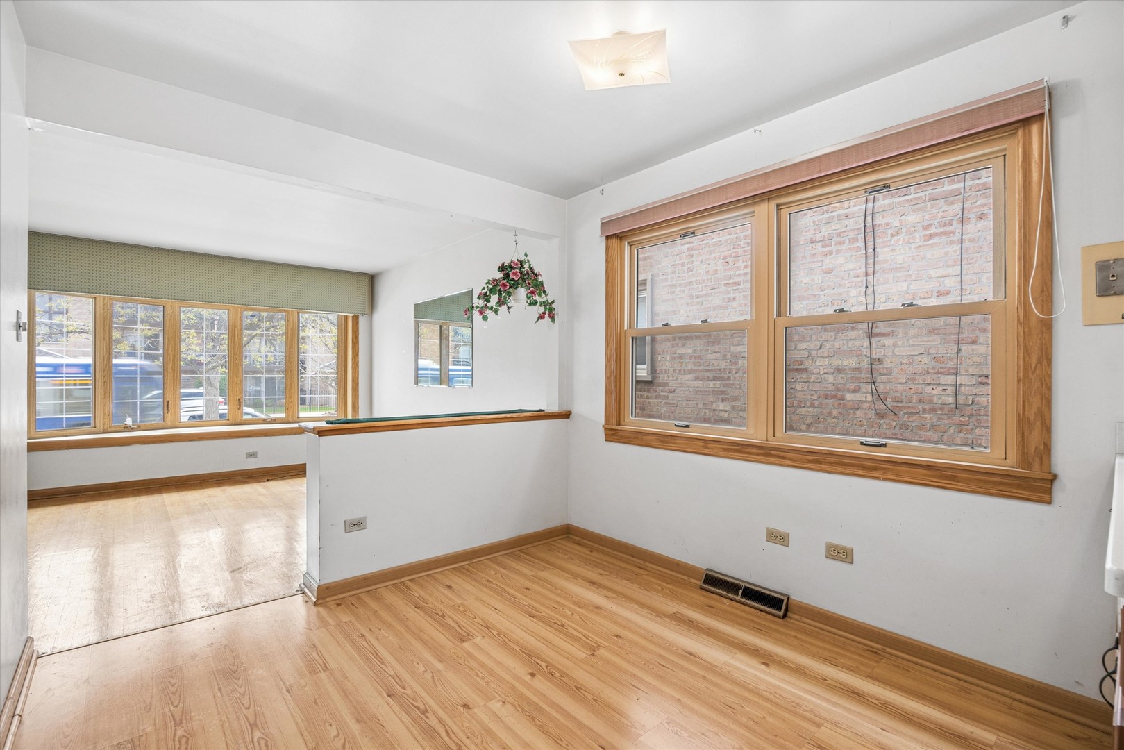 6520 W 63rd Street, Chicago, IL 60638