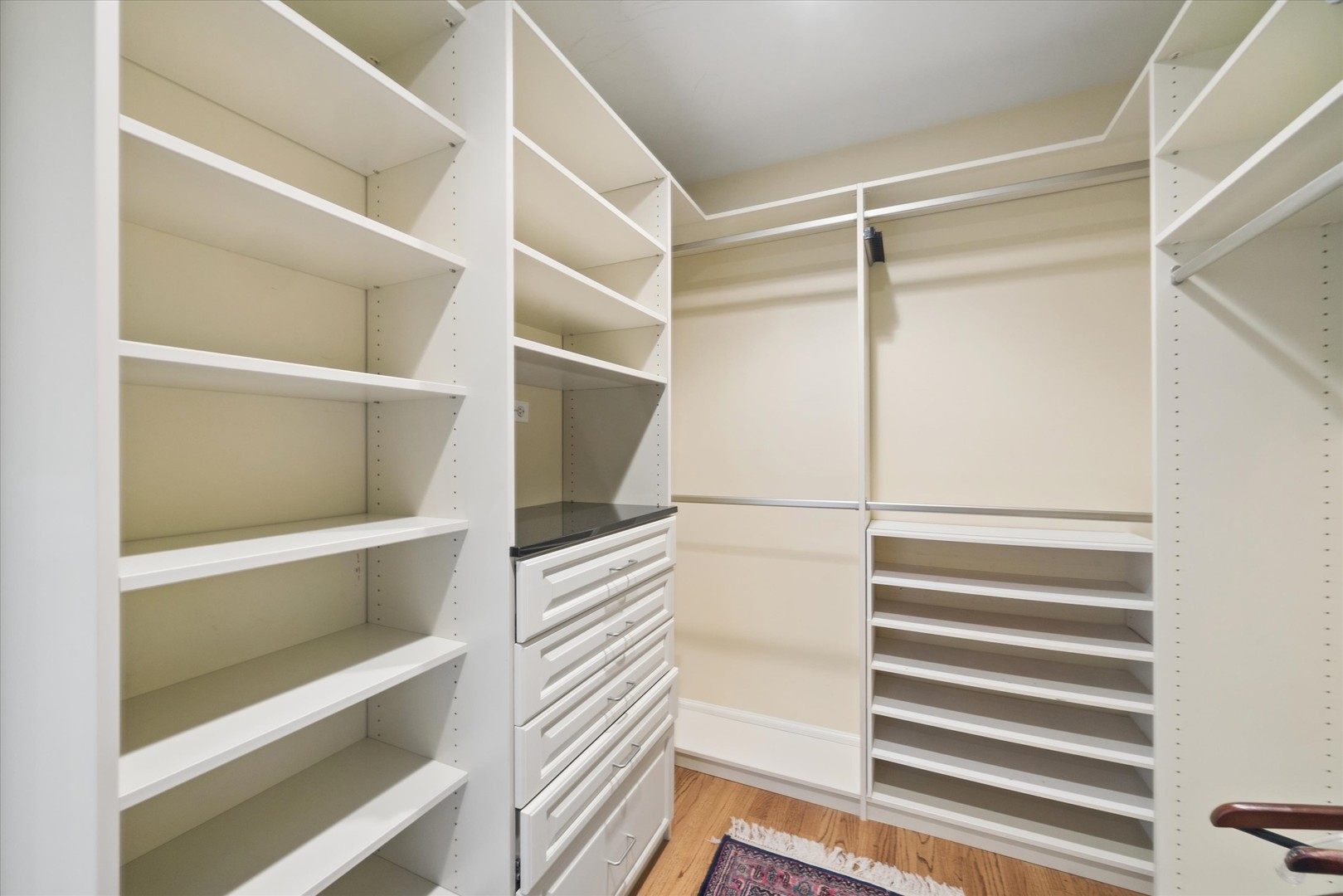 801 S Madison Street, Hinsdale, IL 60521