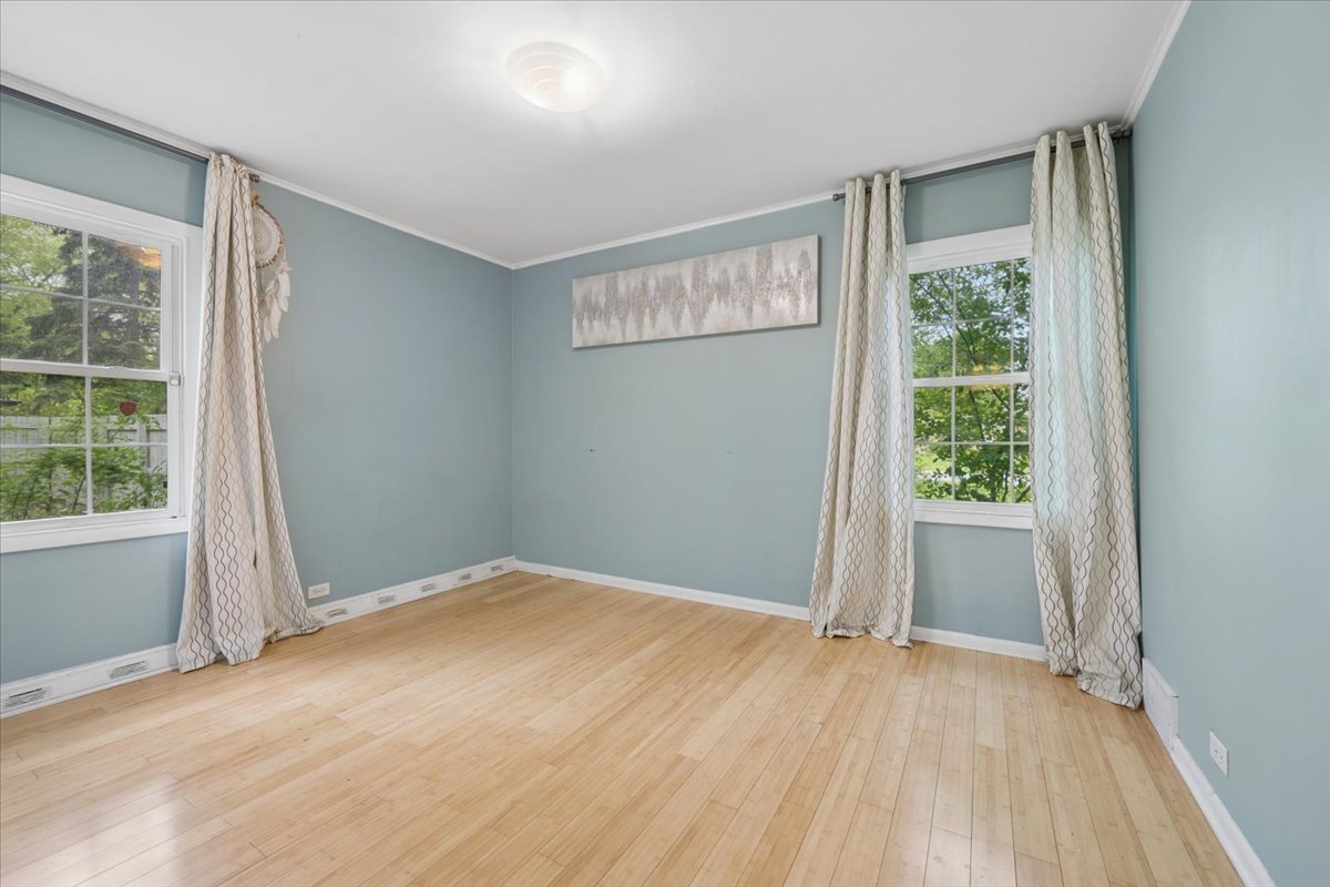 1635 Dun Lo Drive, Arlington Heights, IL 60004