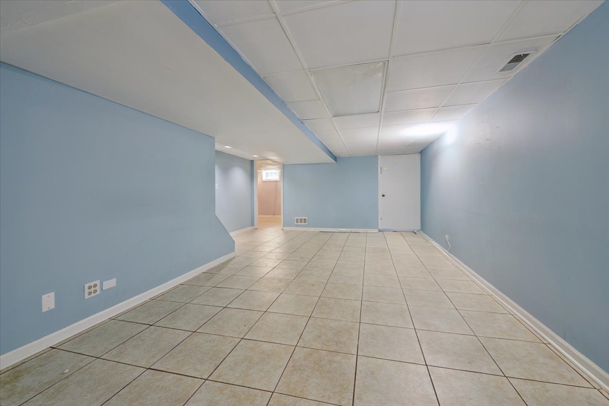 1635 Dun Lo Drive, Arlington Heights, IL 60004