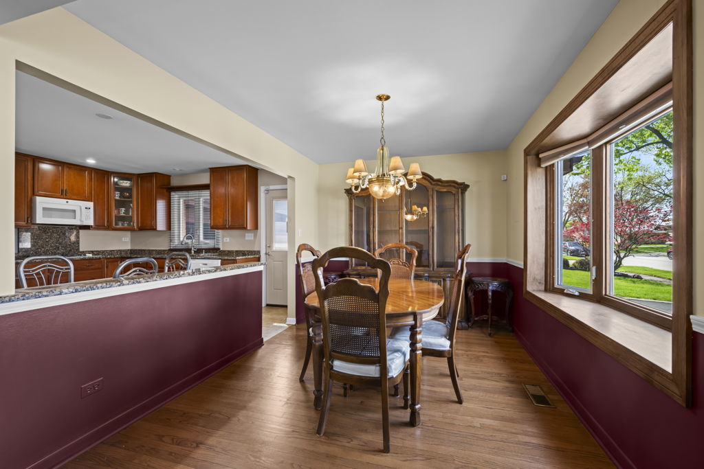 7909 Lake Street, Morton Grove, IL 60053