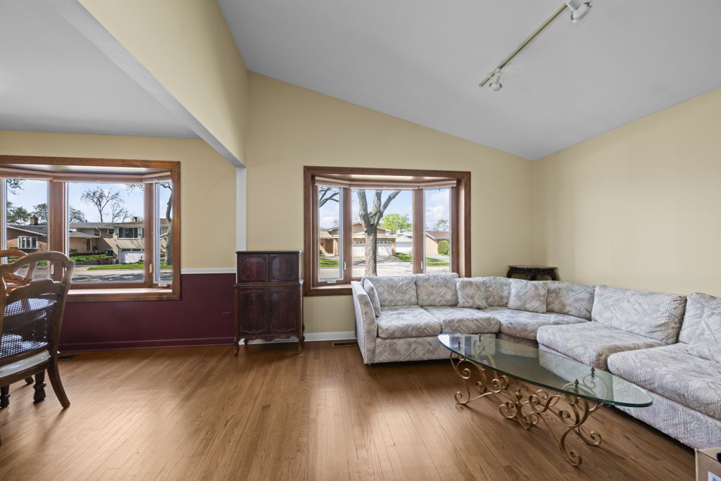 7909 Lake Street, Morton Grove, IL 60053