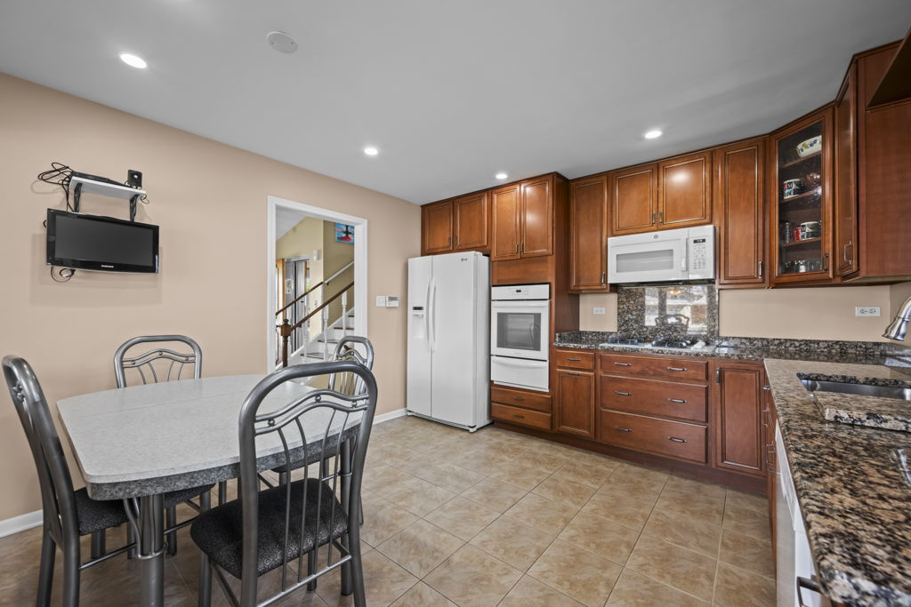 7909 Lake Street, Morton Grove, IL 60053