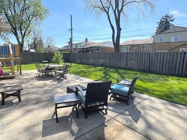 1650 Charleston Court, Melrose Park, IL 60160