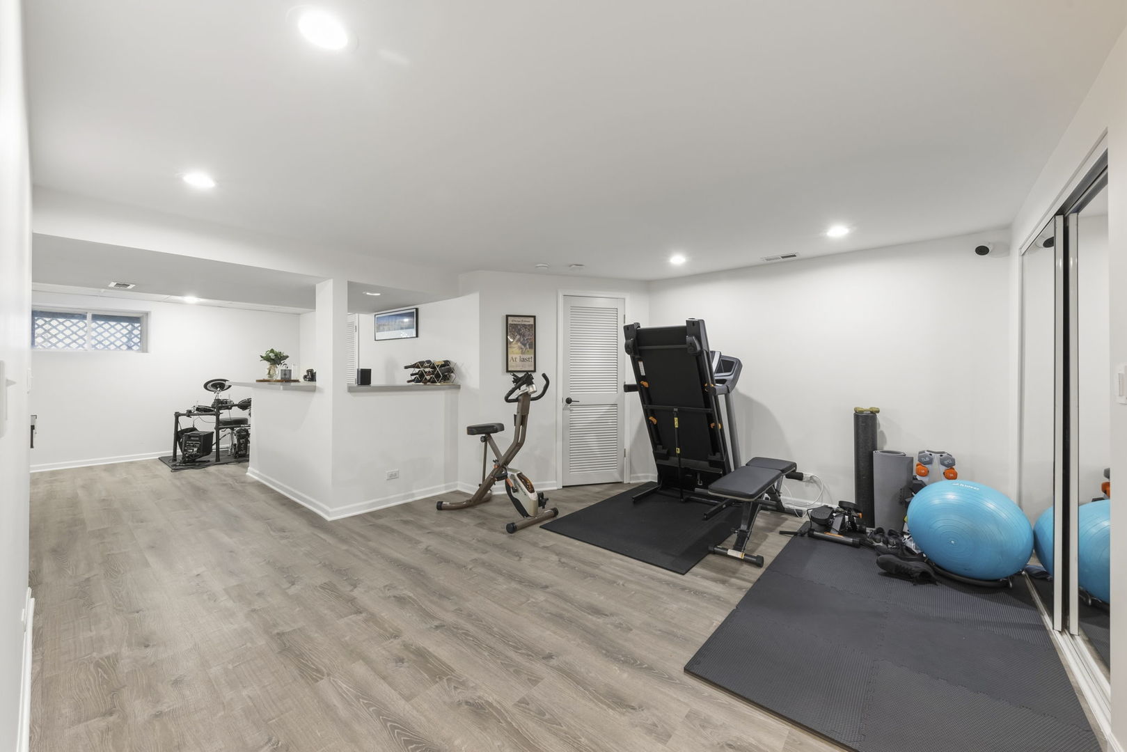 120 Rieser Circle, Naperville, IL 60565