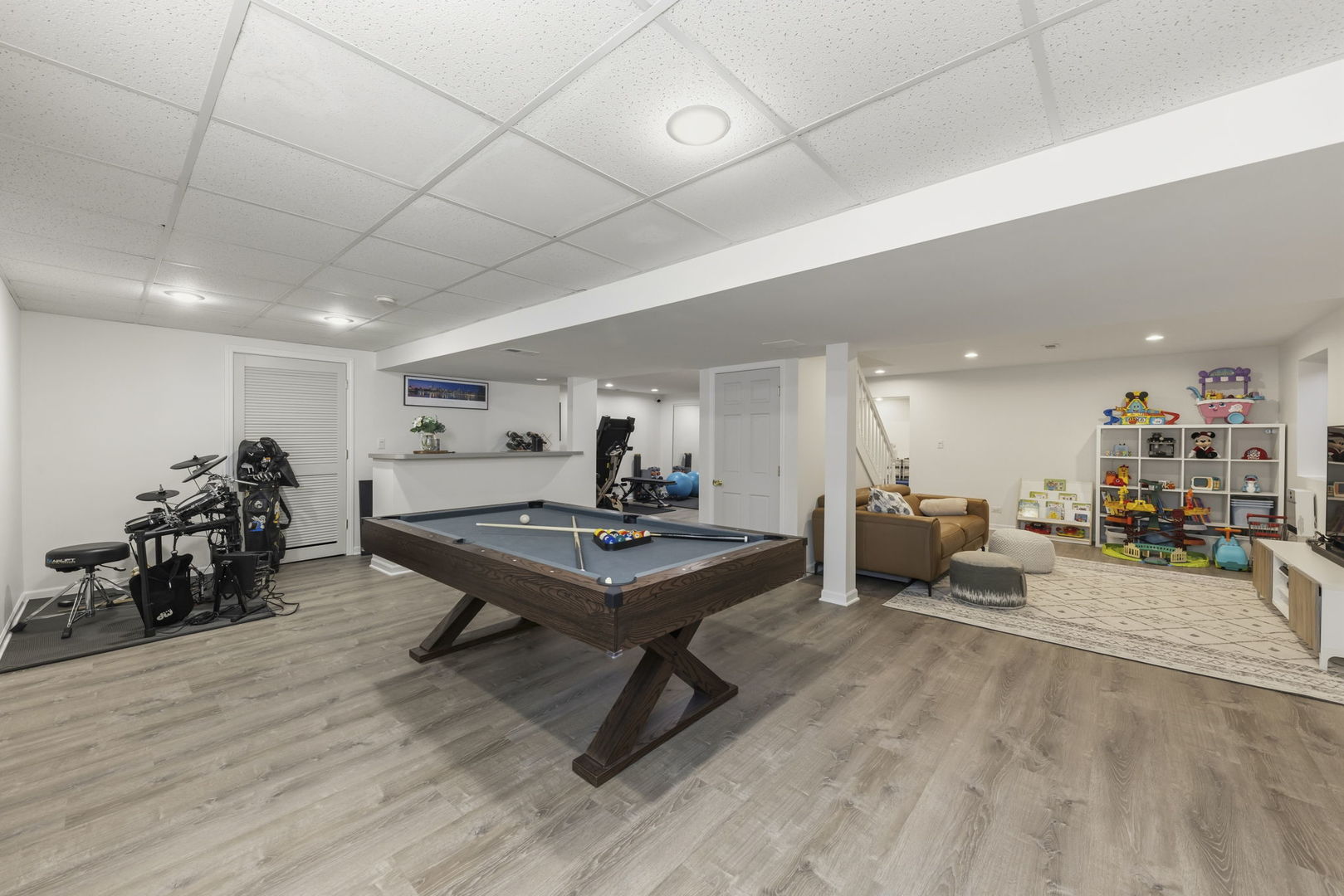 120 Rieser Circle, Naperville, IL 60565