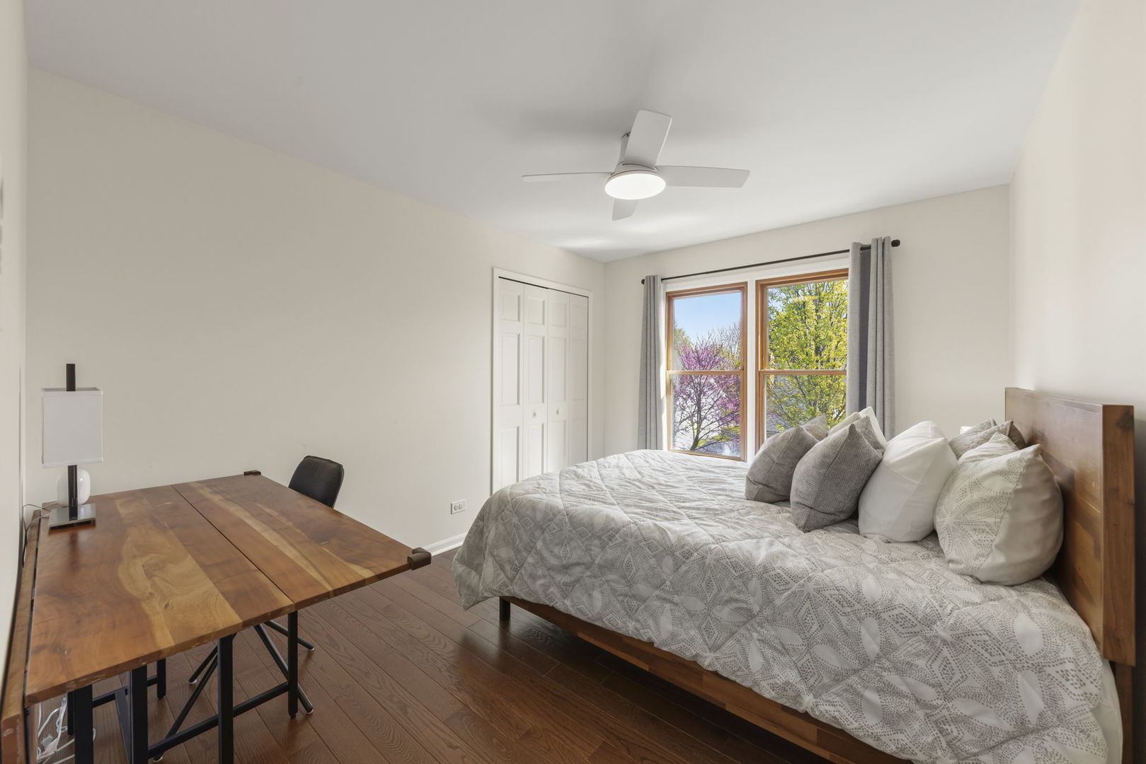 120 Rieser Circle, Naperville, IL 60565