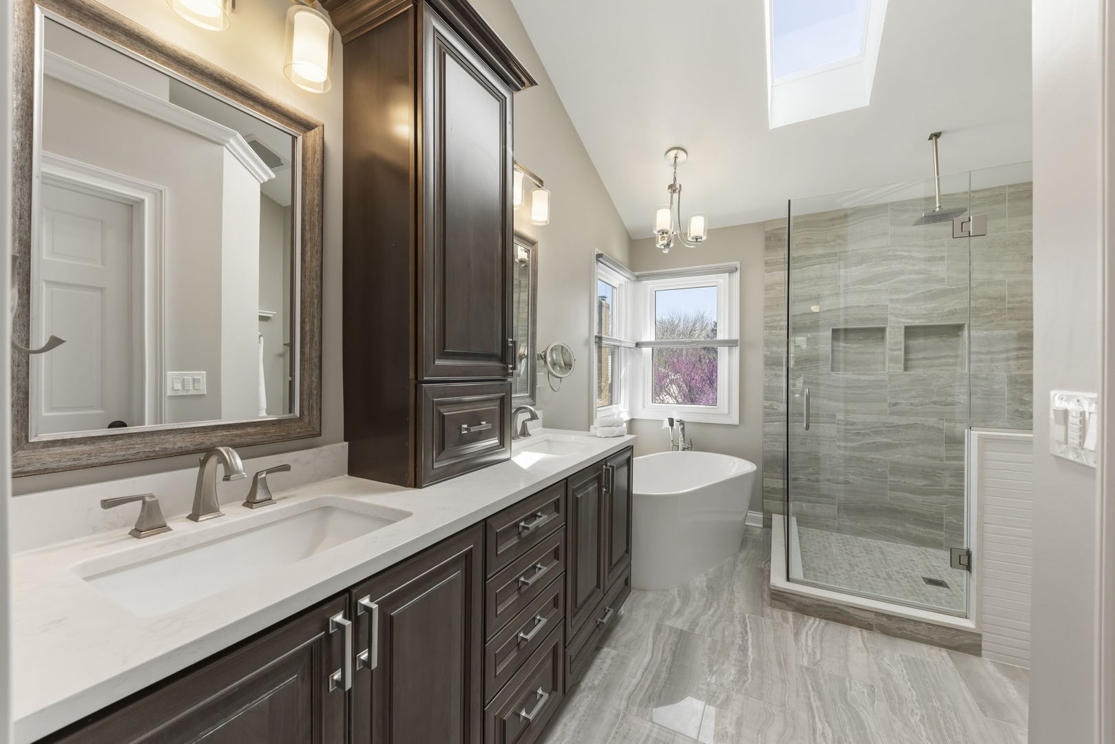 120 Rieser Circle, Naperville, IL 60565