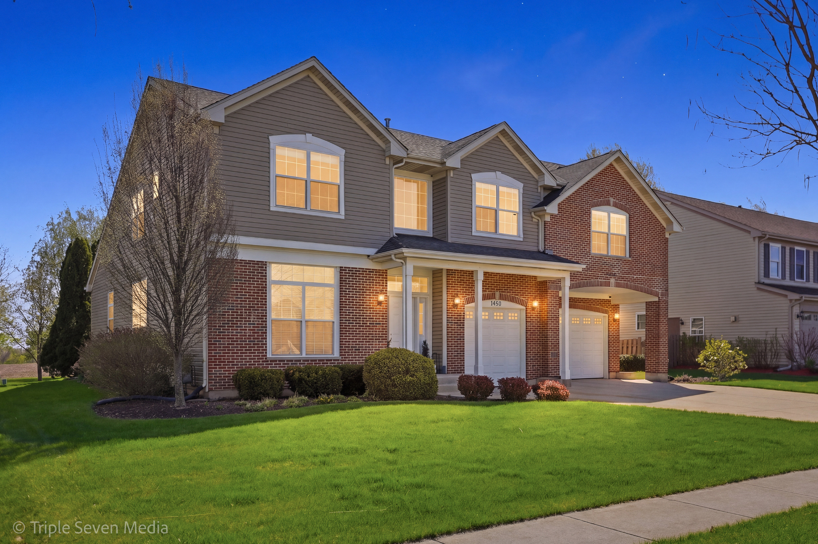 1260 White Chapel Lane, Algonquin, IL 60102