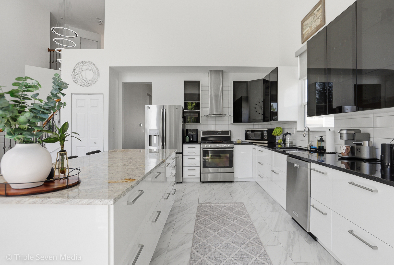 1260 White Chapel Lane, Algonquin, IL 60102