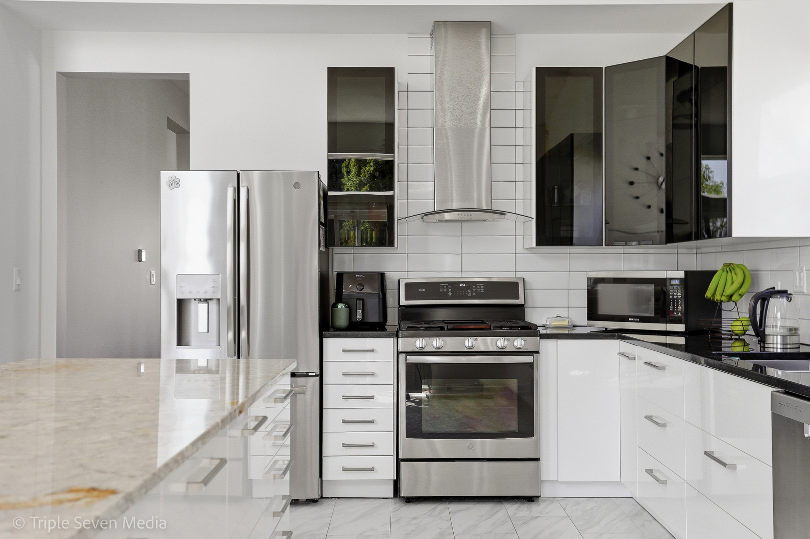 1260 White Chapel Lane, Algonquin, IL 60102