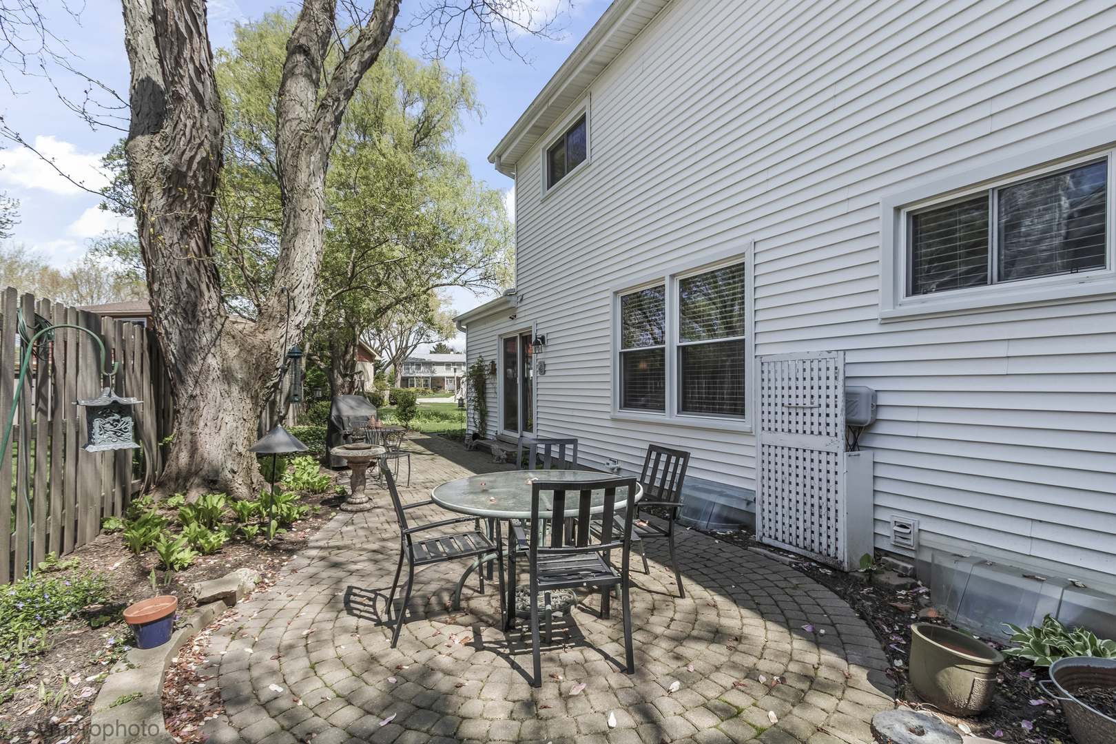 901 Crestfield Avenue, Libertyville, IL 60048